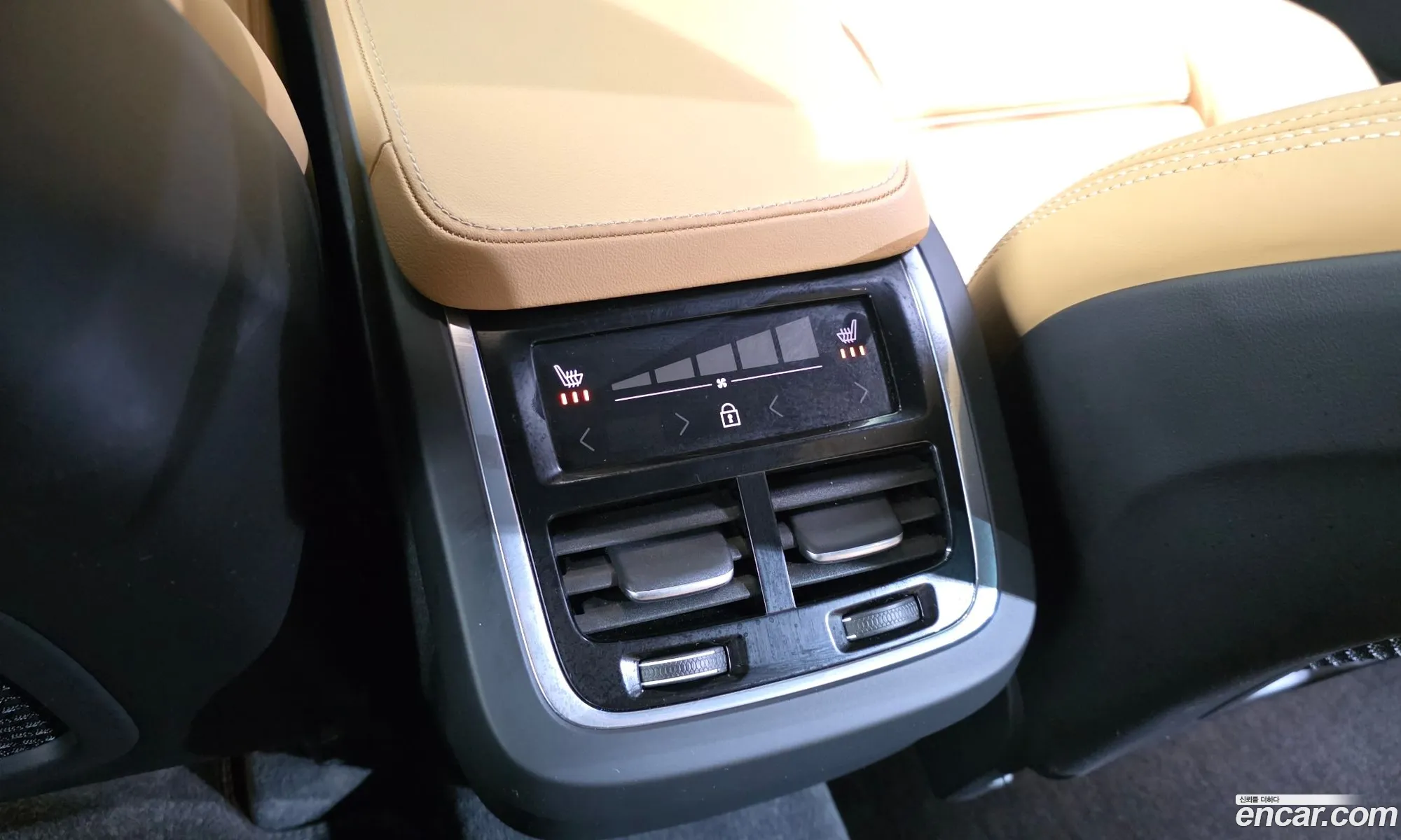 Volvo XC90 2025 YV1LF062666666666 — 28