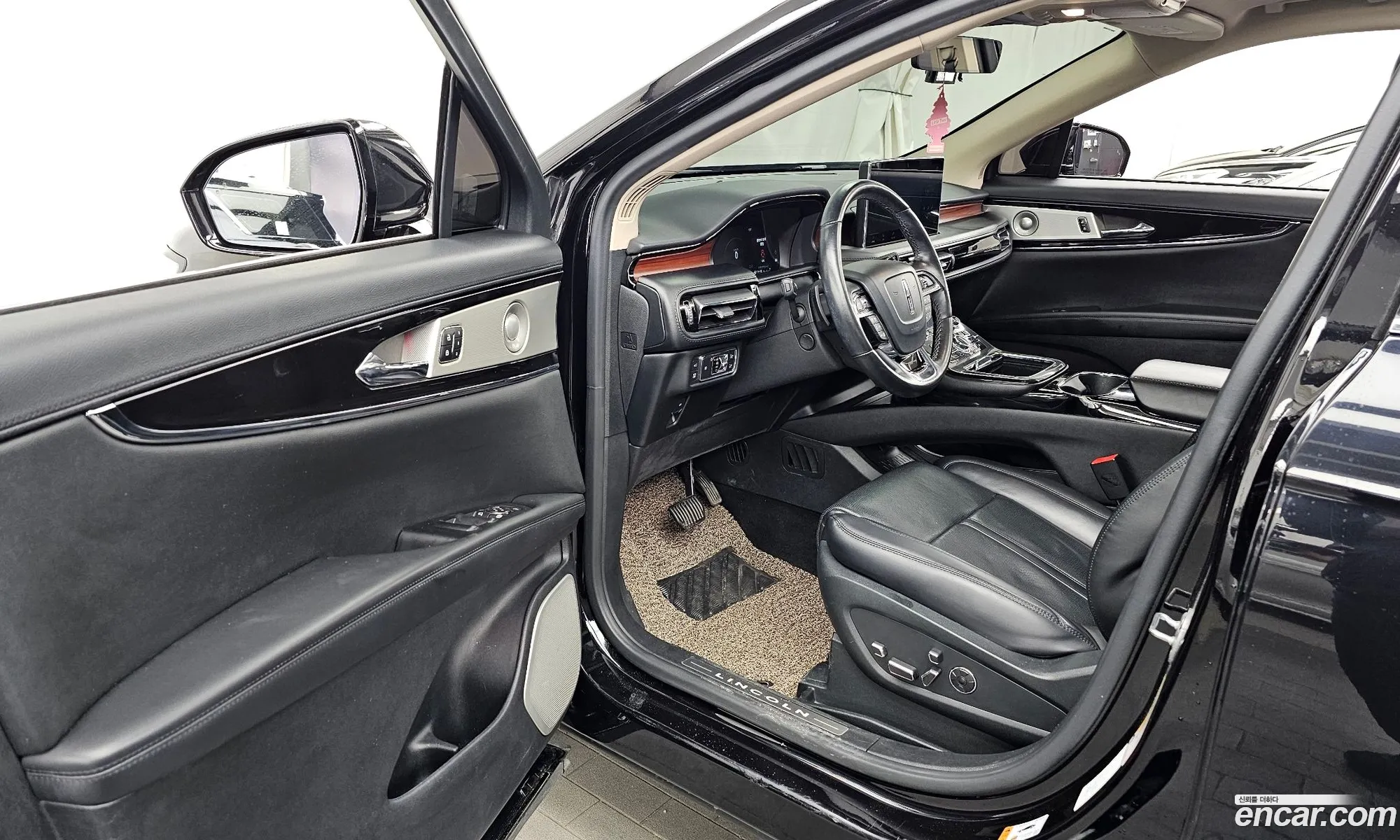 Lincoln Nautilus 2022 2LMPJ8KP2NBL01301 — 22