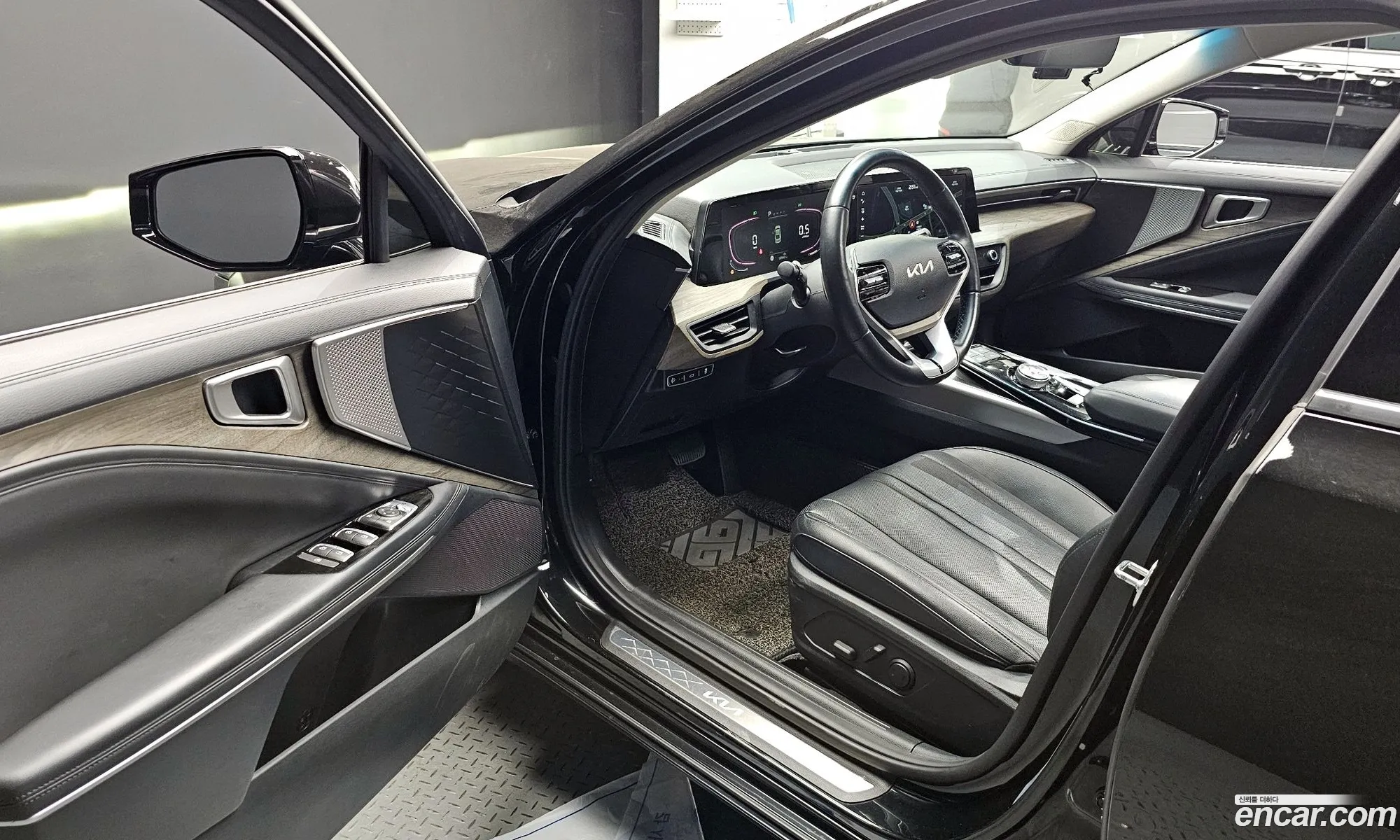Kia K8 2021 — 17