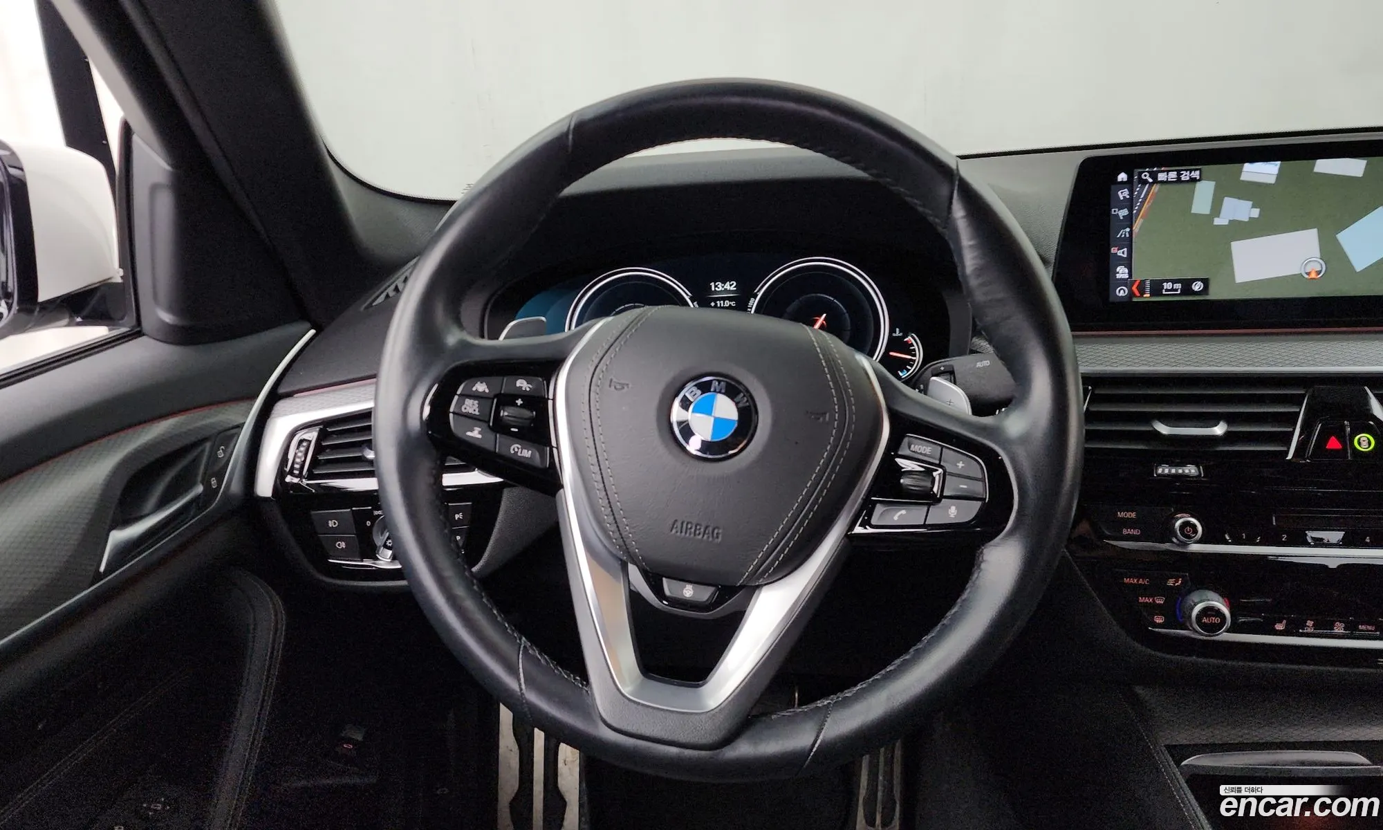 BMW 5 Series 2017 WBAJD9104JWC11597 — 11