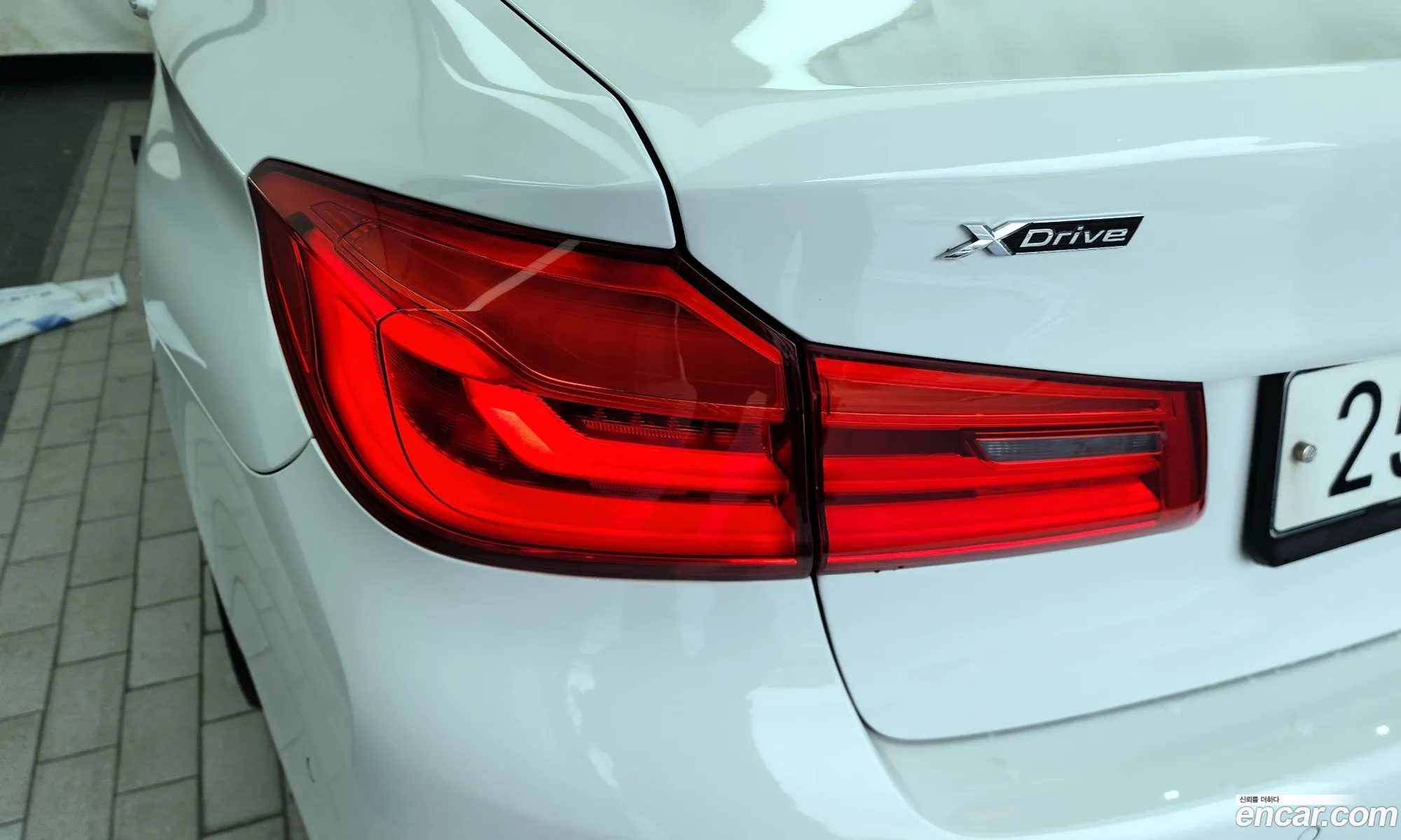 BMW 5 Series 2017 WBAJD9104JWC11597 — 32