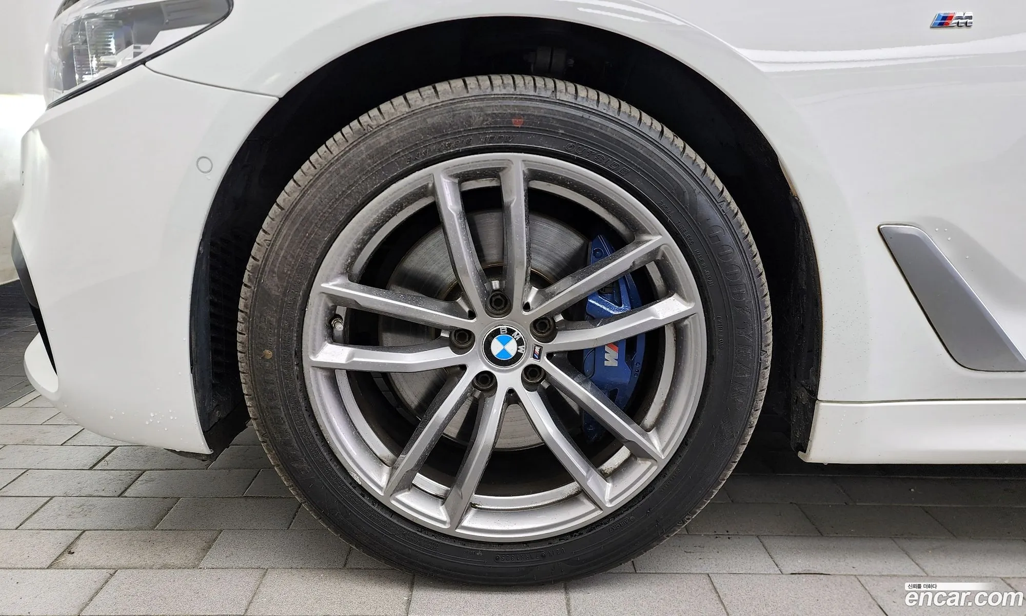 BMW 5 Series 2017 WBAJD9104JWC11597 — 26