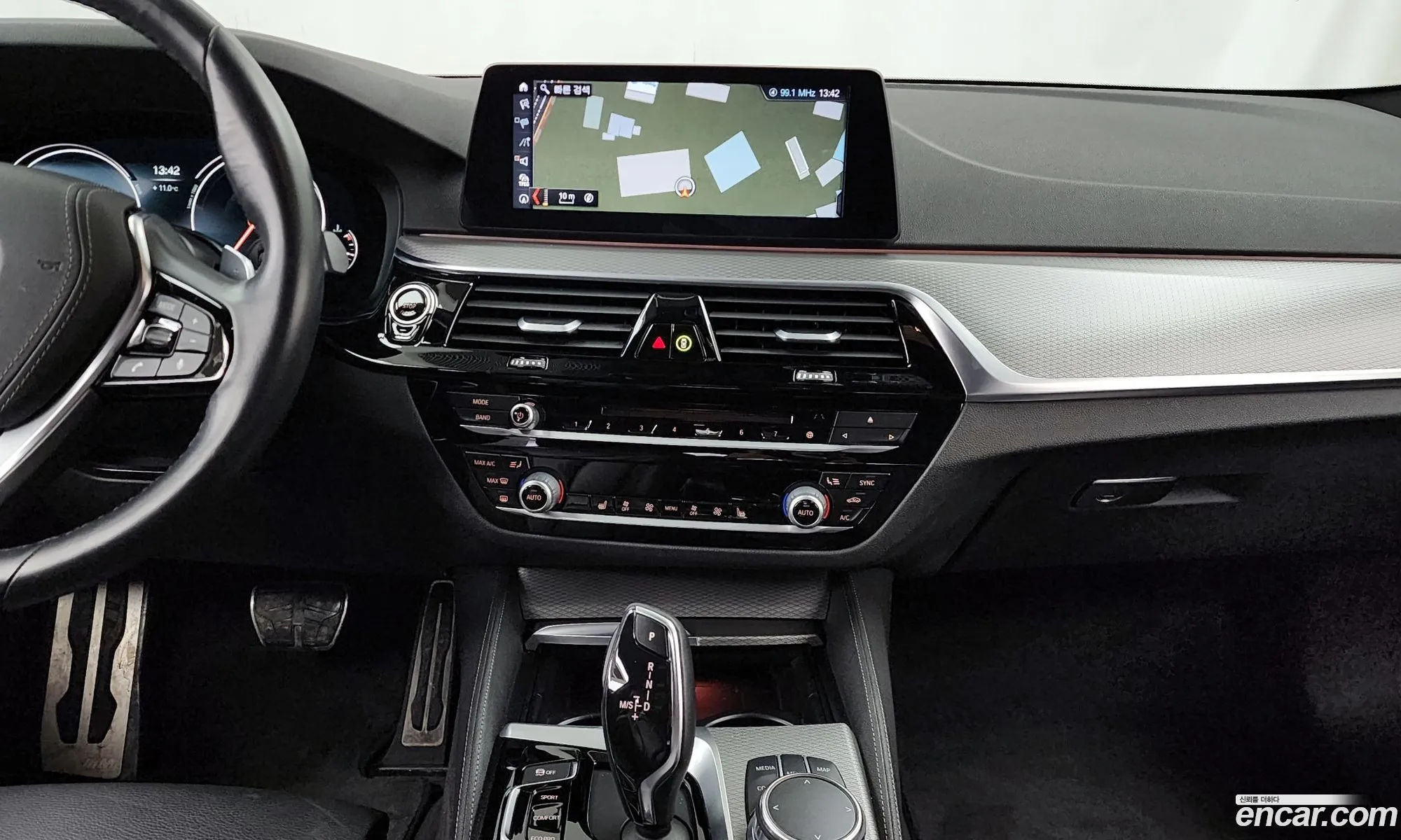 BMW 5 Series 2017 WBAJD9104JWC11597 — 24