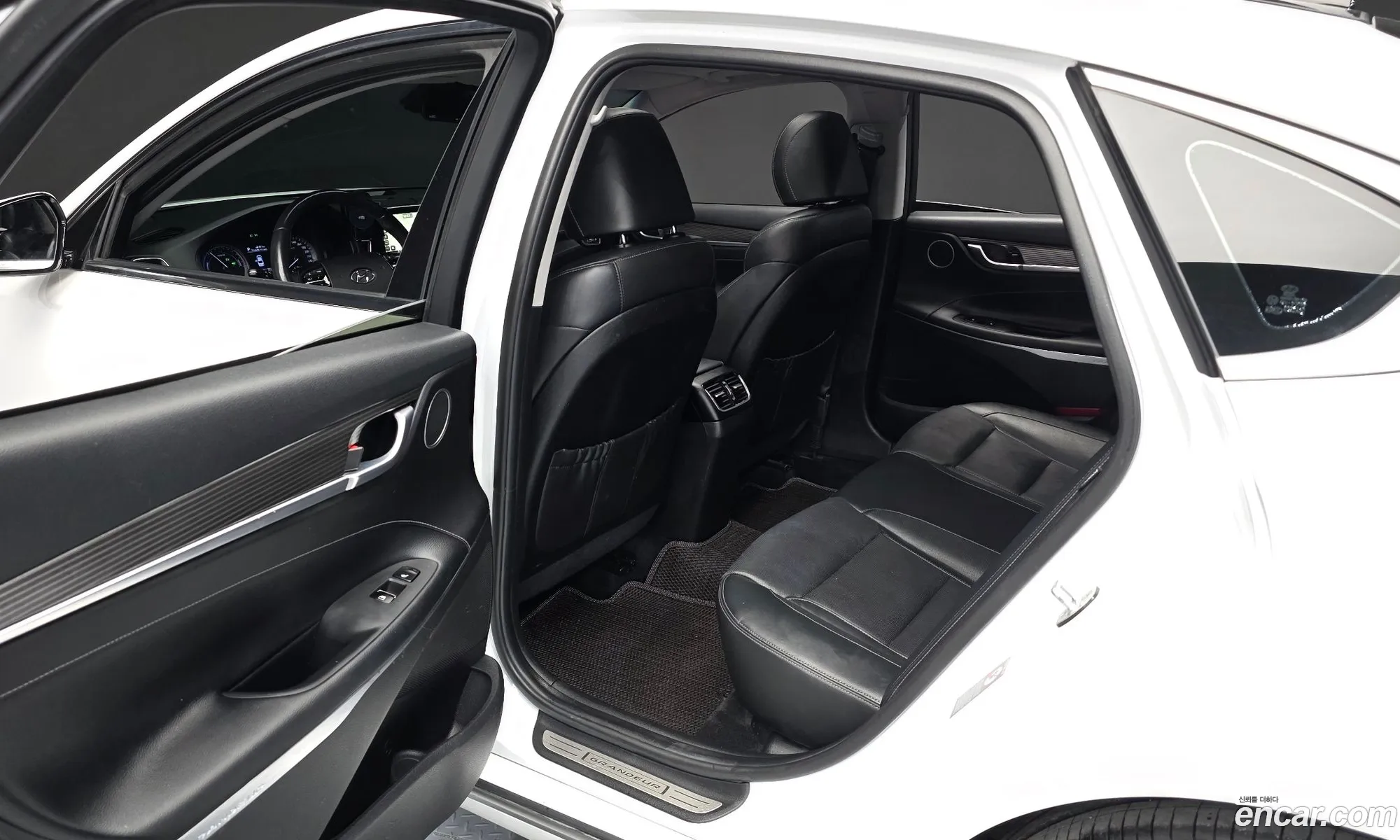 Hyundai Grandeur IG Hybrid 2017 — 19