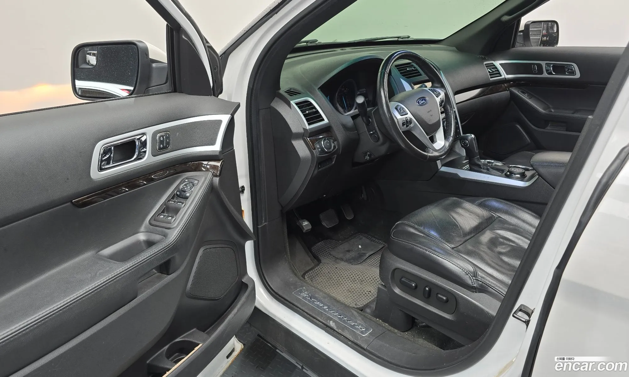Ford Explorer 2012 1FM5K8F83DGB41827 — 2
