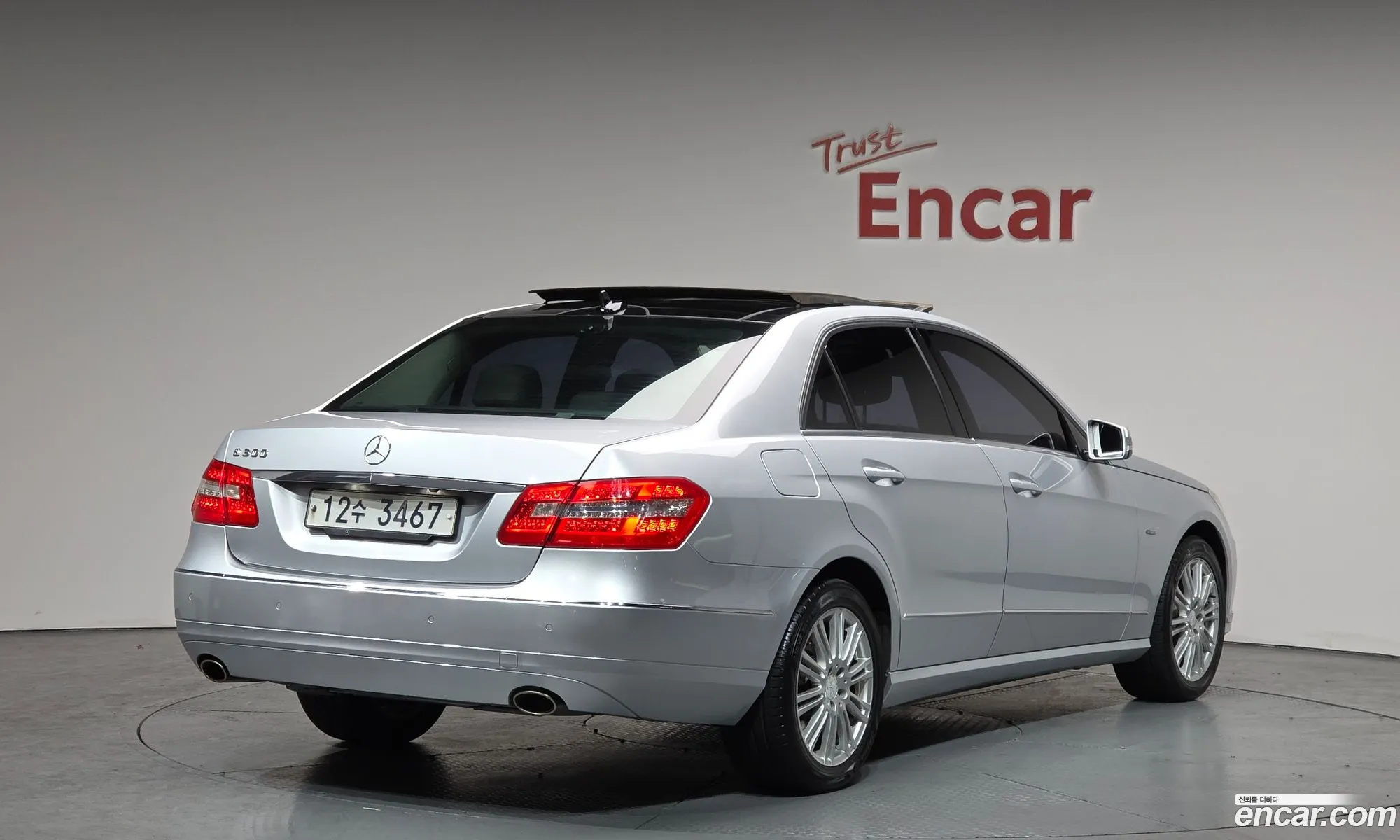 Mercedes-Benz E-Class W212 2012 WDDHF5FB7CA630030 — 17