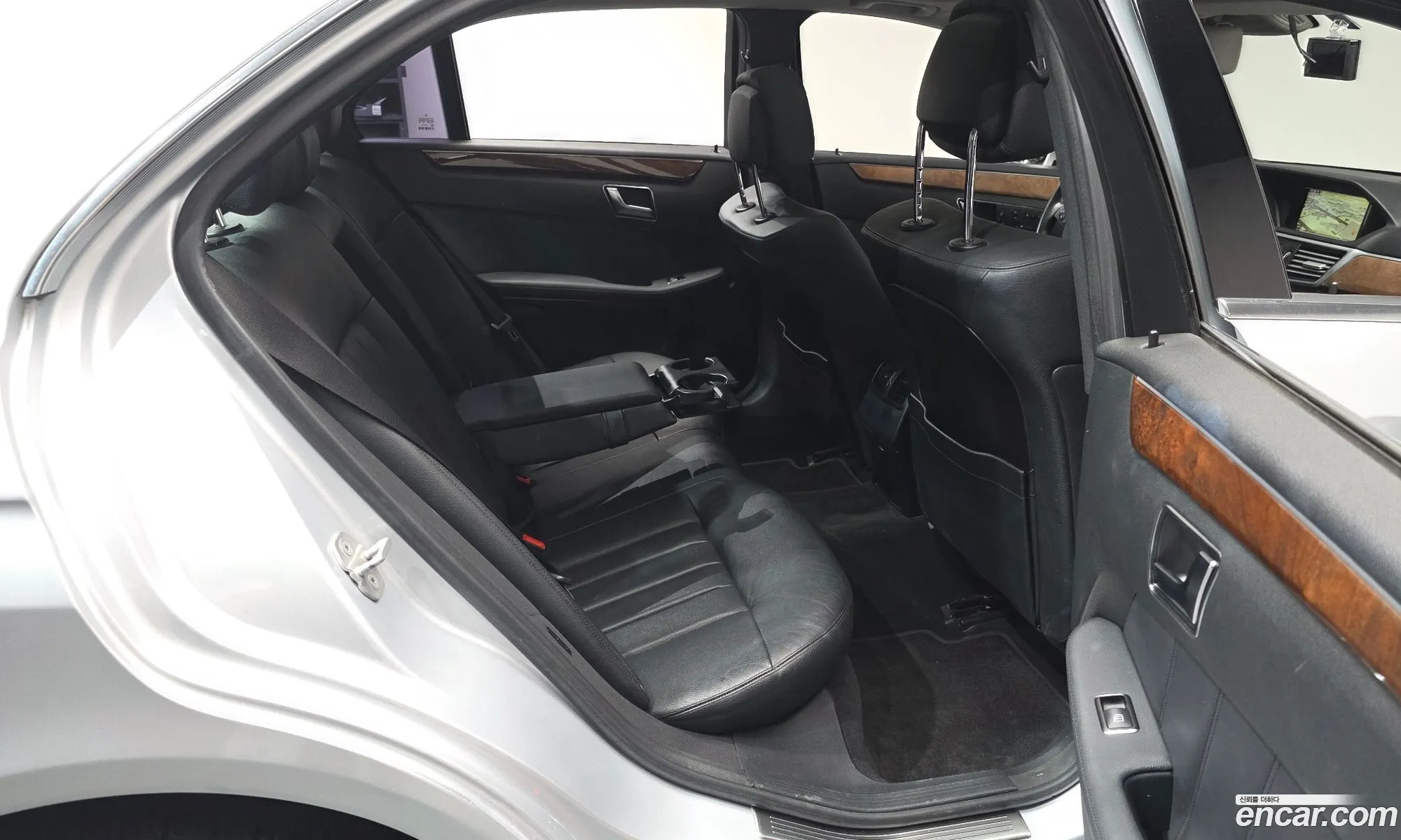 Mercedes-Benz E-Class W212 2012 WDDHF5FB7CA630030 — 8
