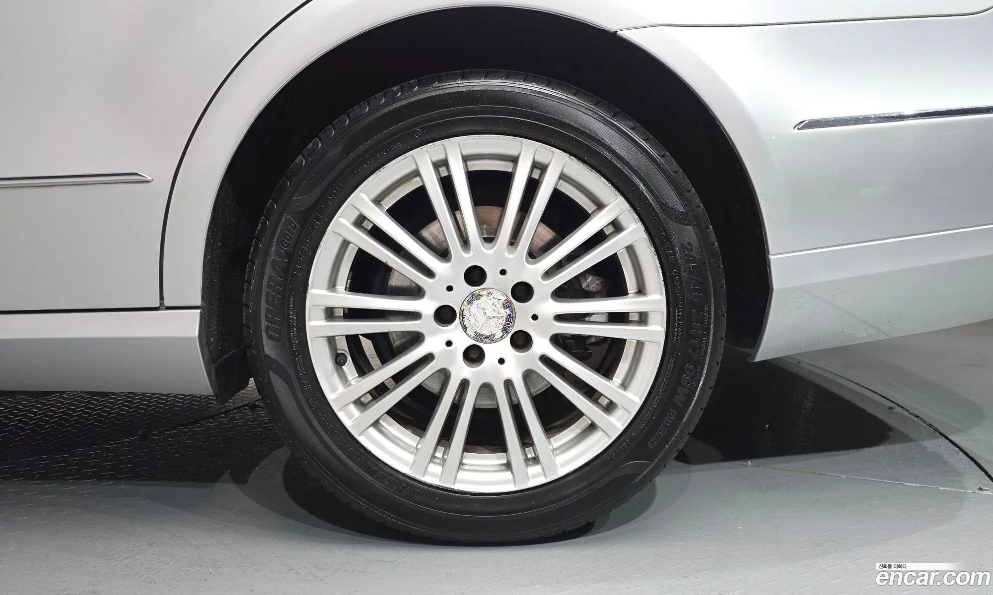 Mercedes-Benz E-Class W212 2012 WDDHF5FB7CA630030 — 27