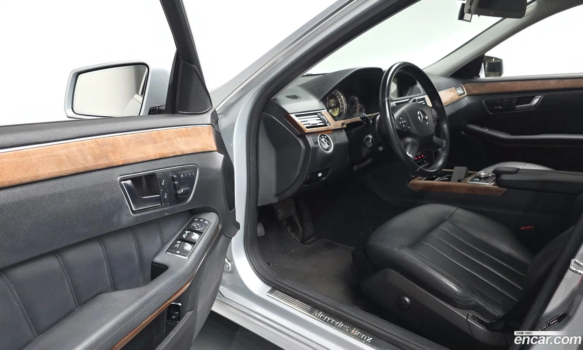 Mercedes-Benz E-Class W212 2012 WDDHF5FB7CA630030 — 24