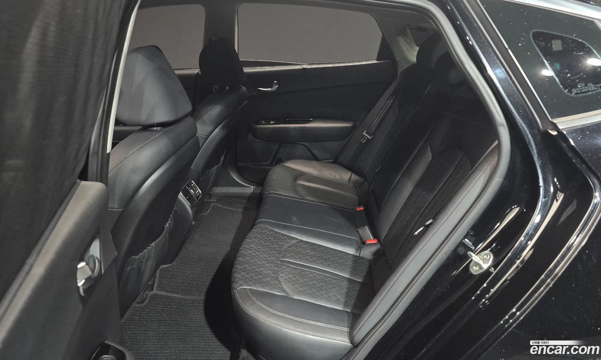 Kia K5 Hybrid 2018 — 32