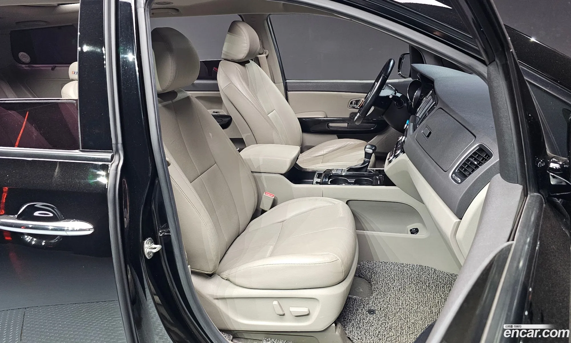 Kia Carnival 2017 — 19