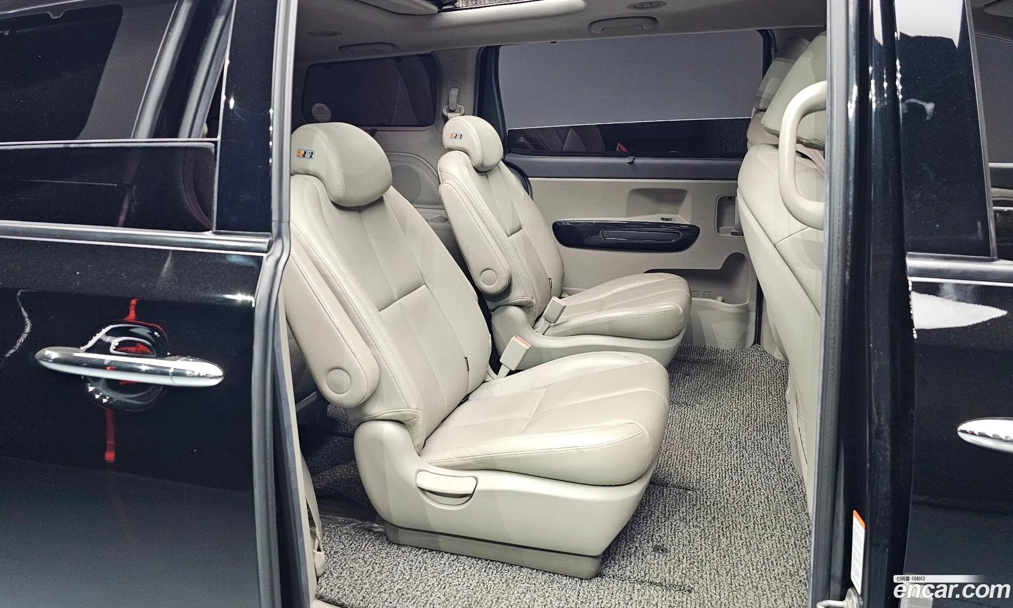 Kia Carnival 2017 — 9