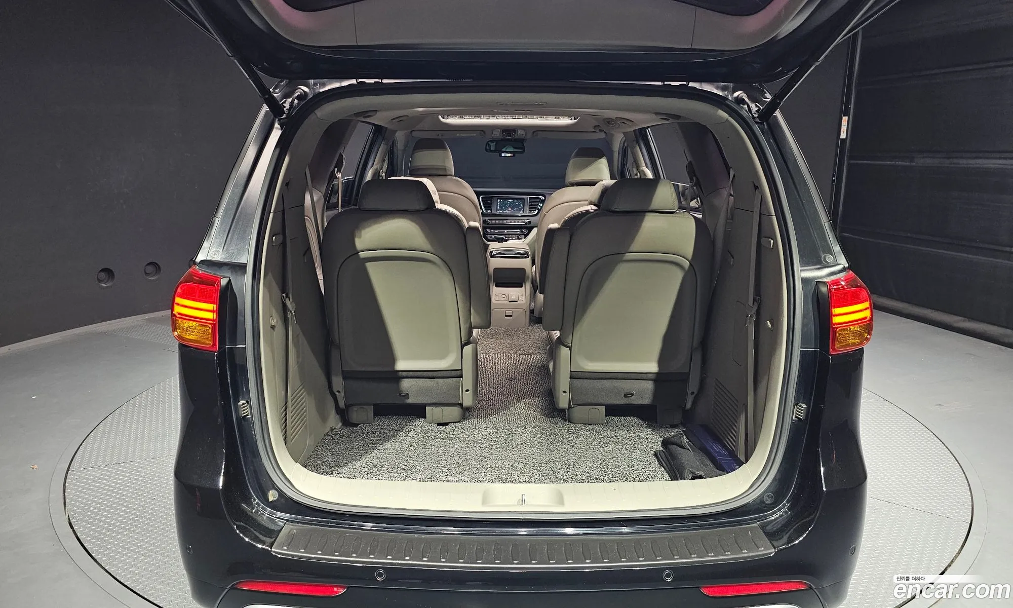 Kia Carnival 2017 — 8