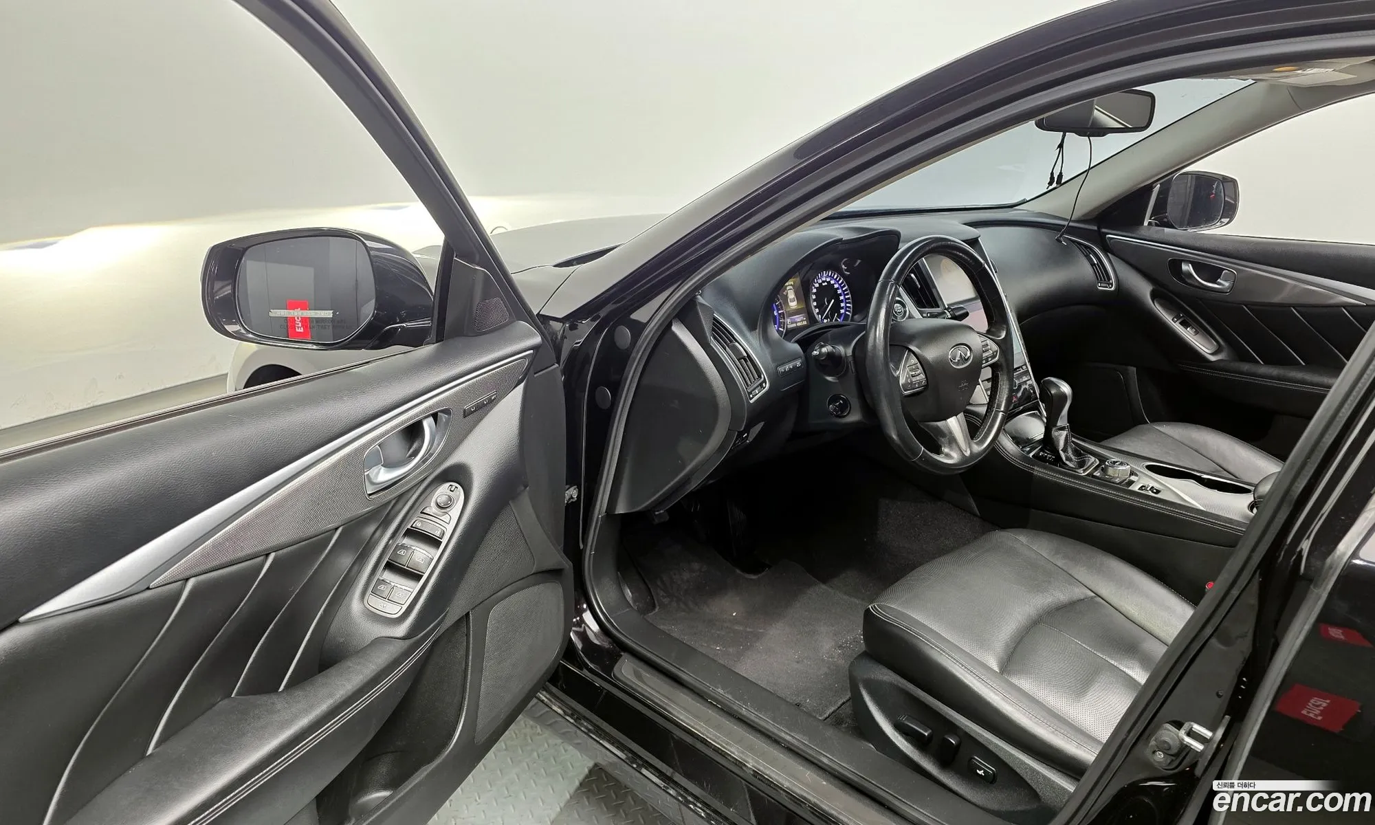 Infiniti Q50 2016 — 17