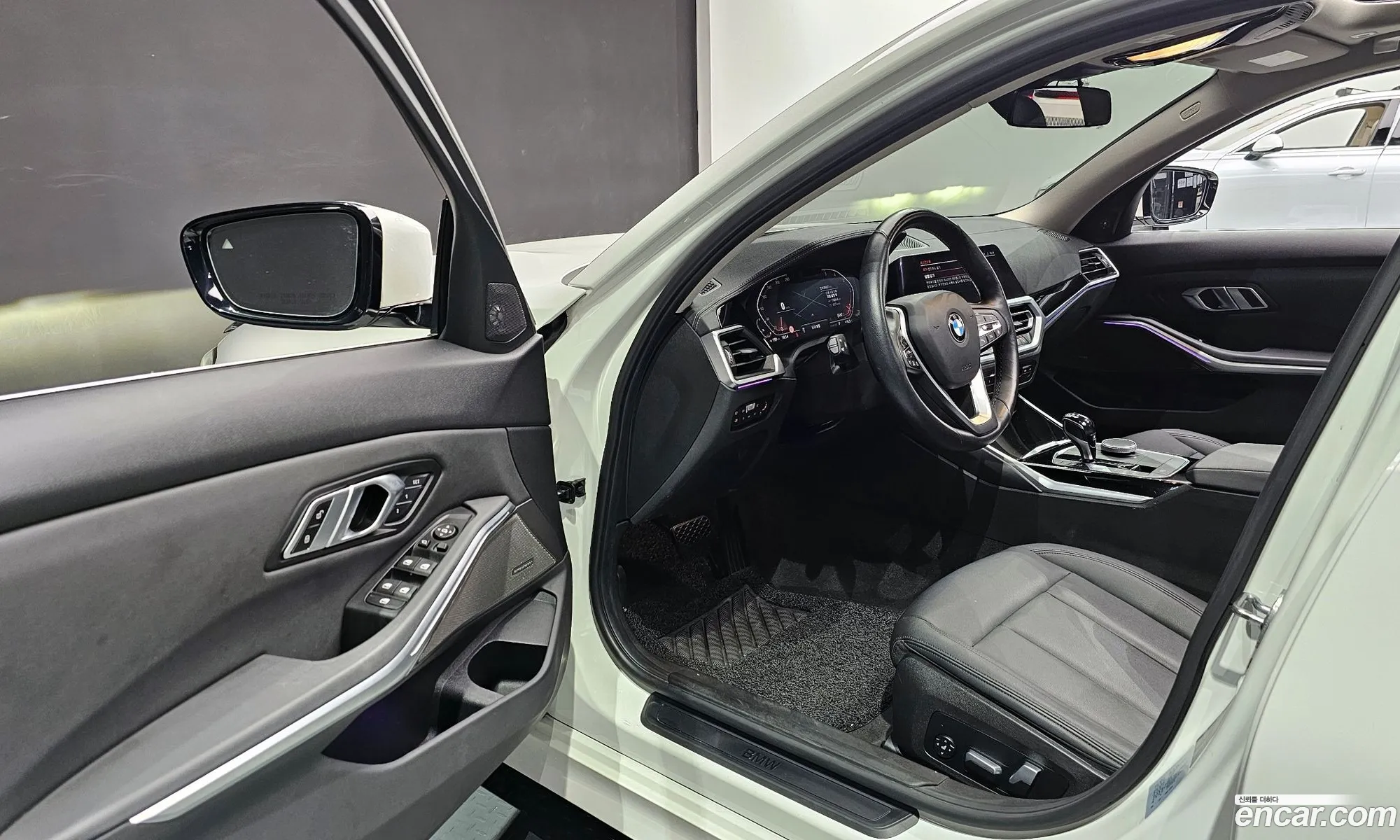 BMW 3 Series 2019 WBA5V5107KAJ59143 — 12