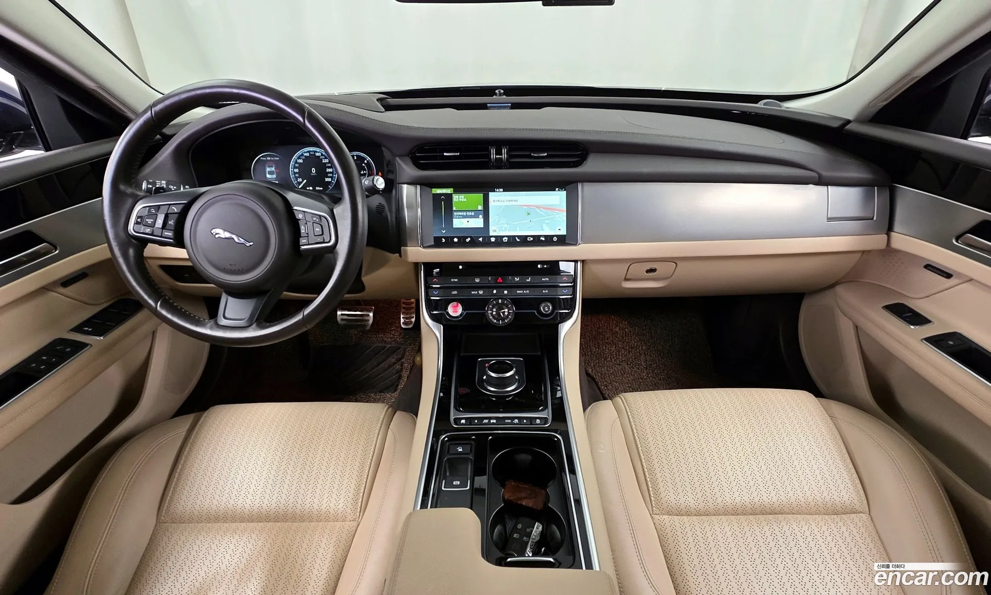 Jaguar XF 2017 — 6