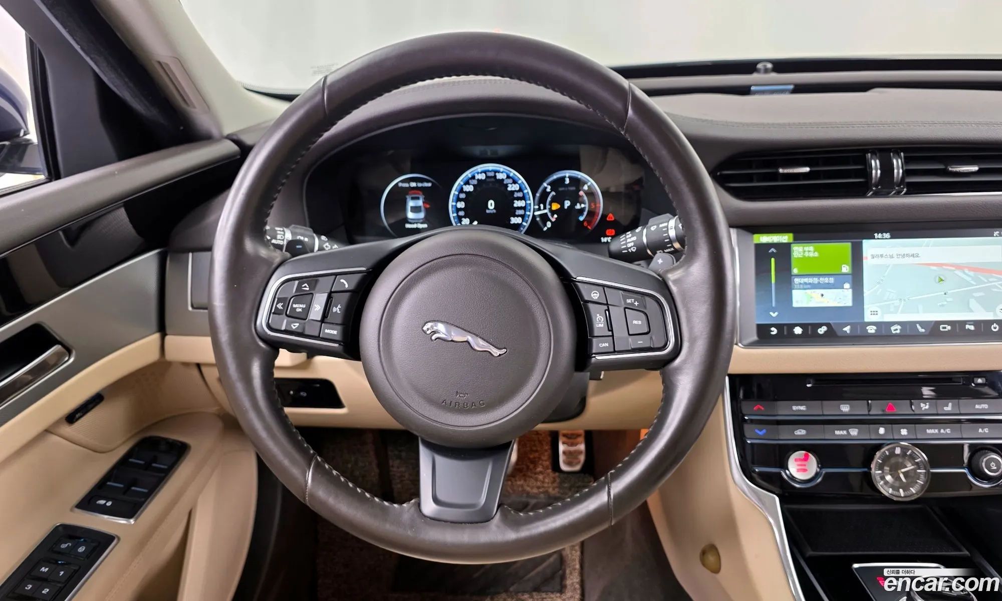 Jaguar XF 2017 — 15