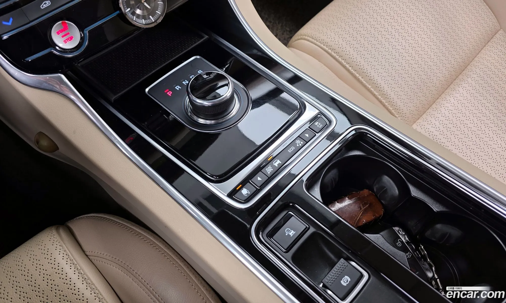 Jaguar XF 2017 — 14