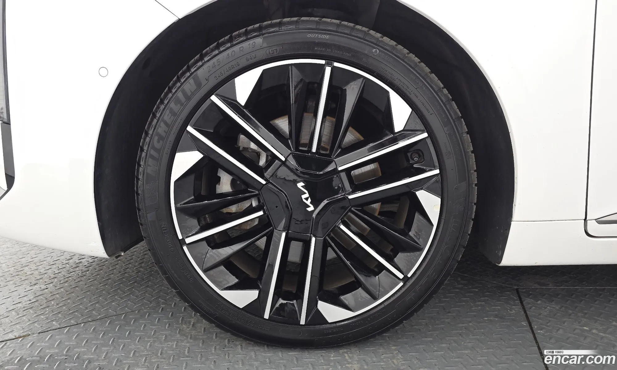 Kia K8 2024 — 8