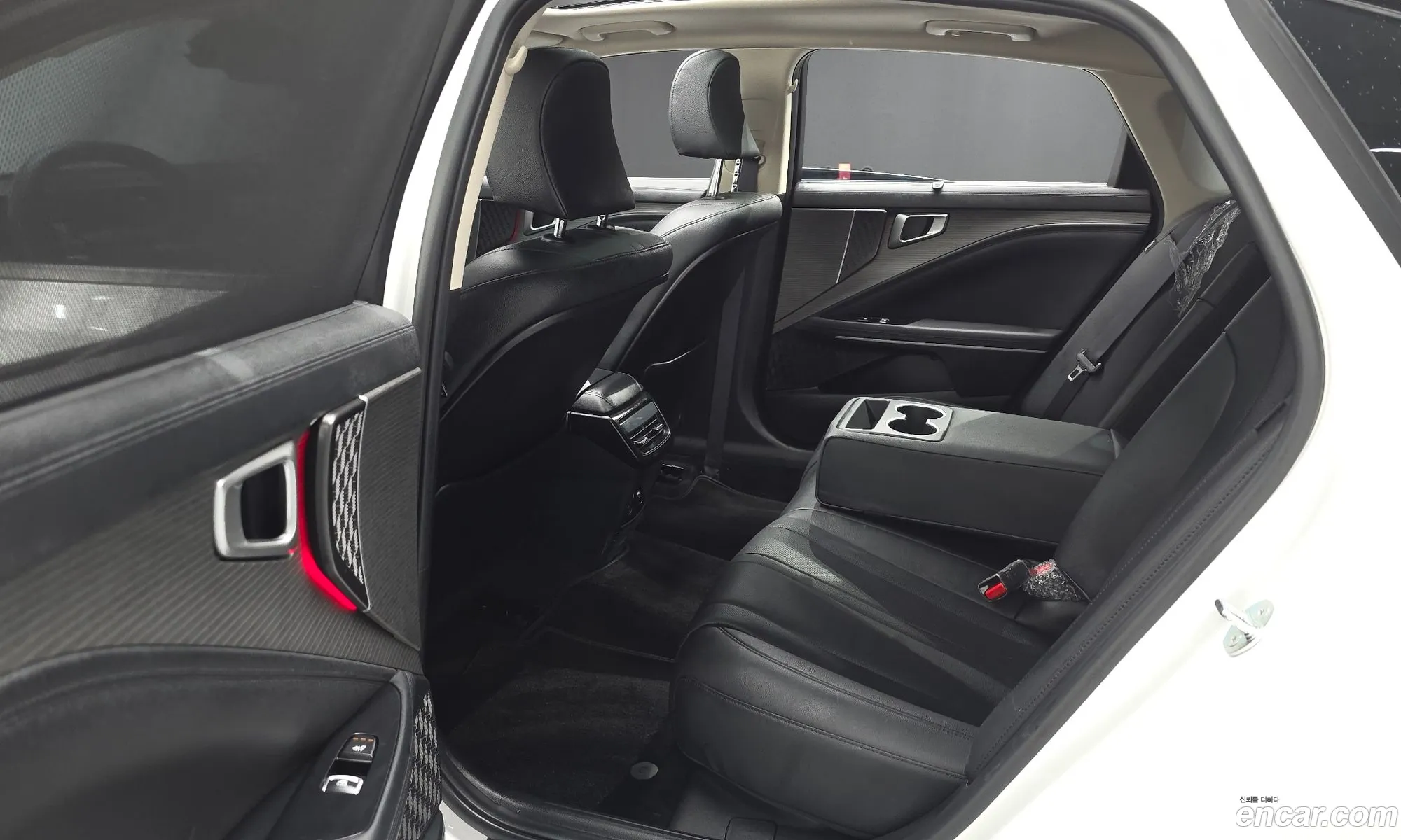 Kia K8 2024 — 17