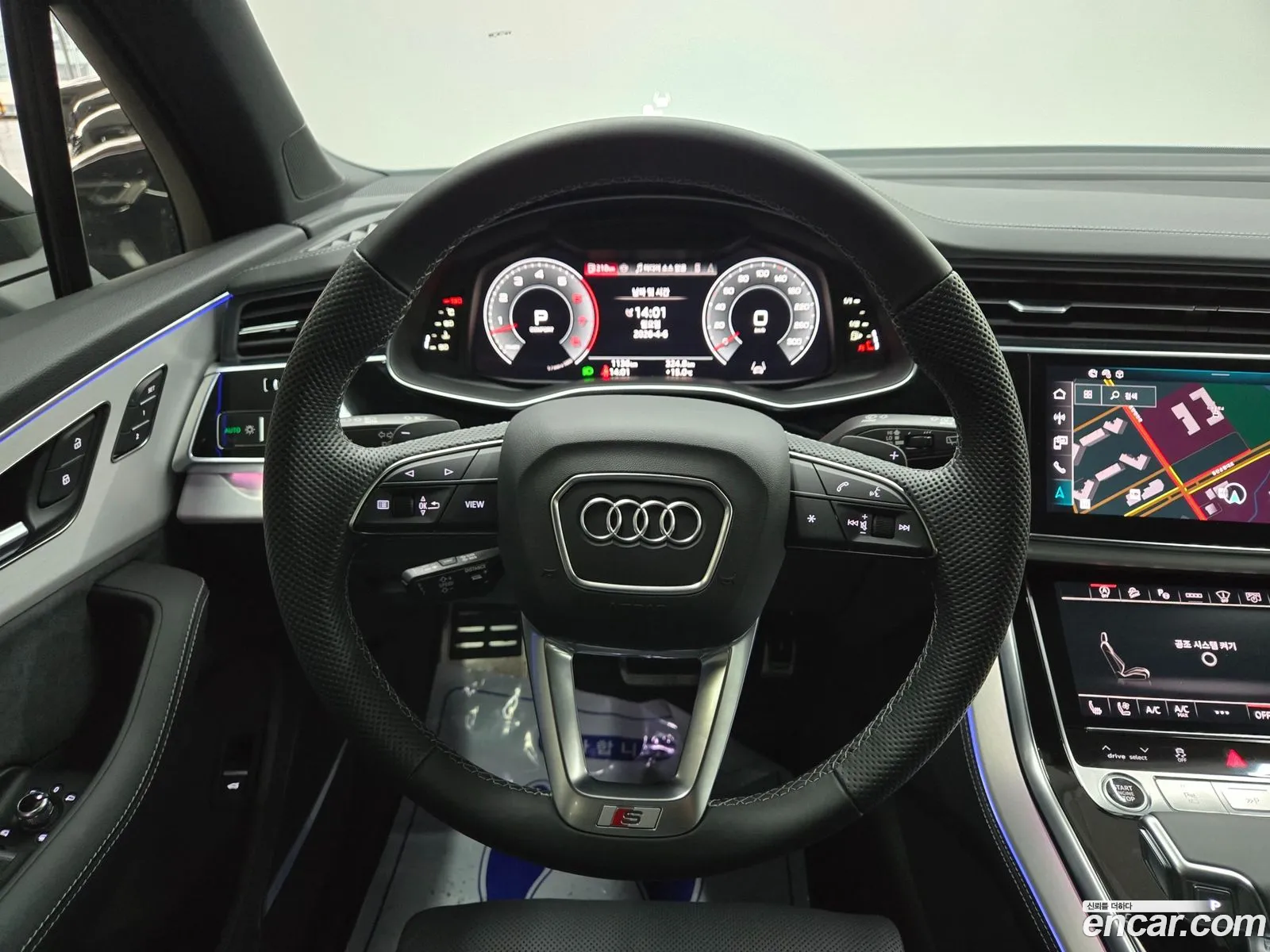 Audi Q7 2025 — 18