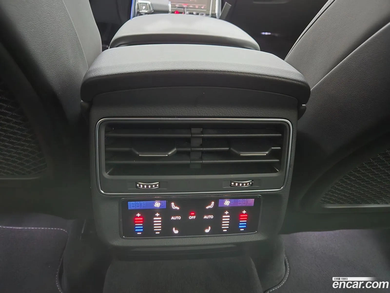 Audi Q7 2025 — 8