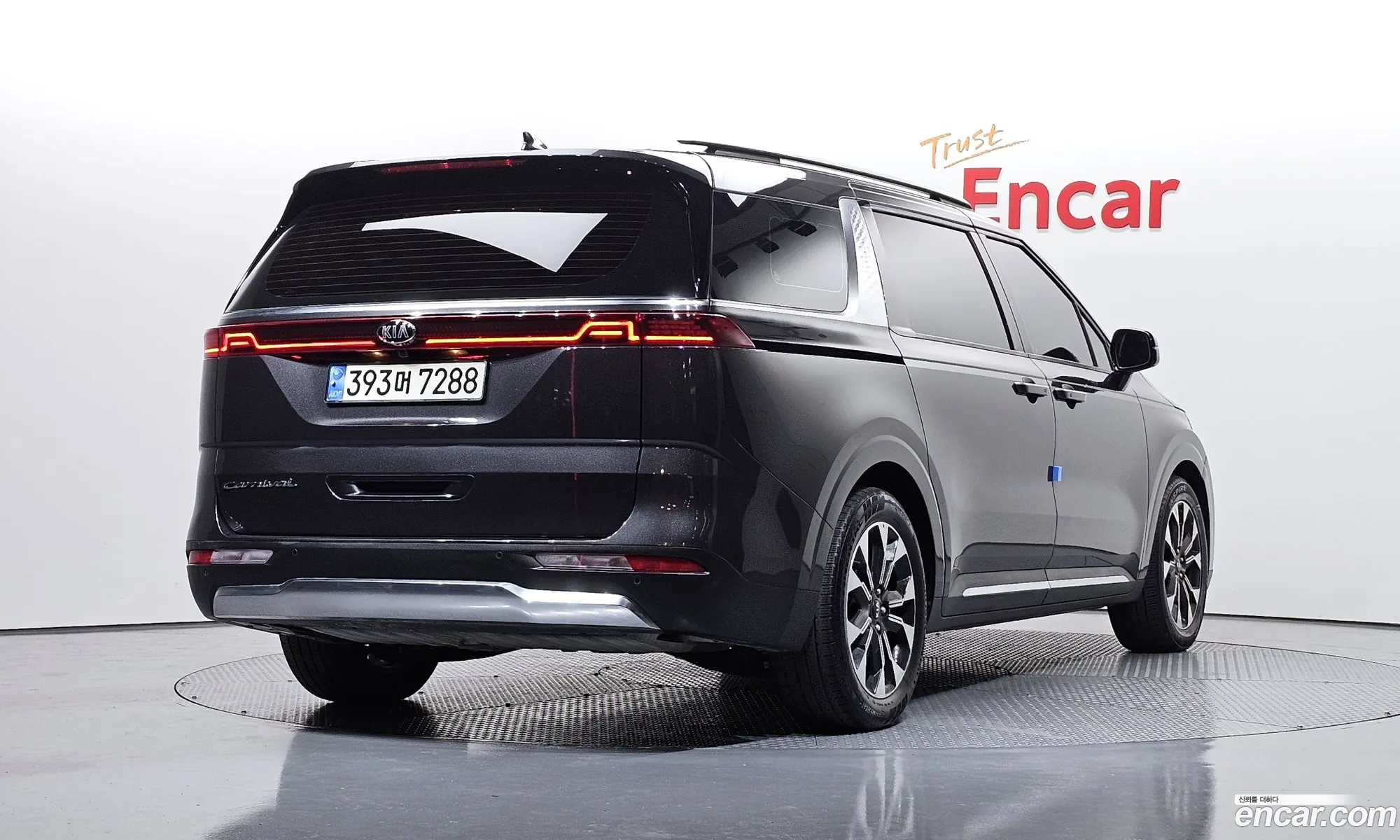 Kia Carnival 2021 — 25