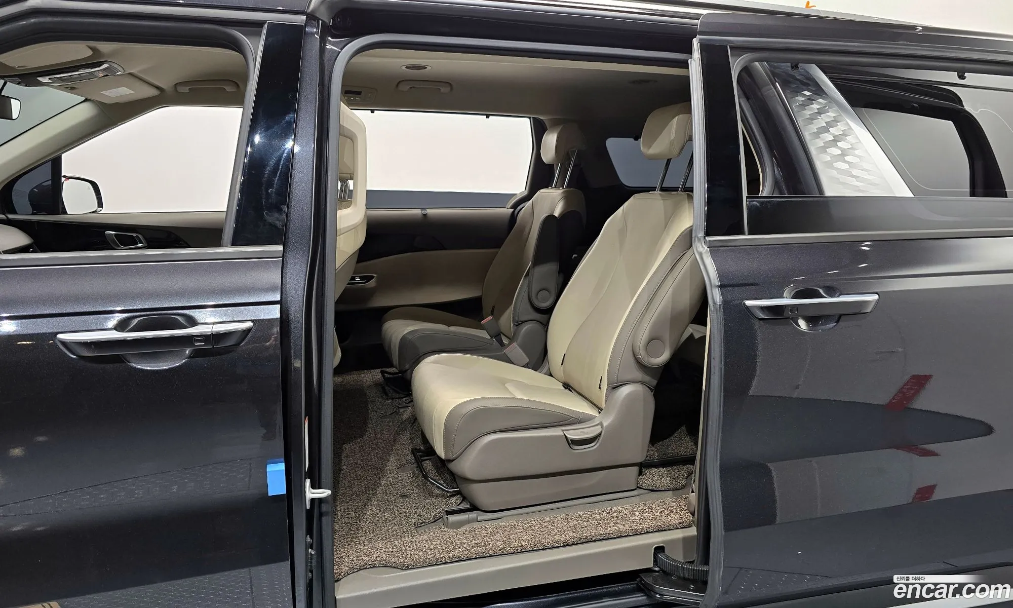 Kia Carnival 2021 — 6