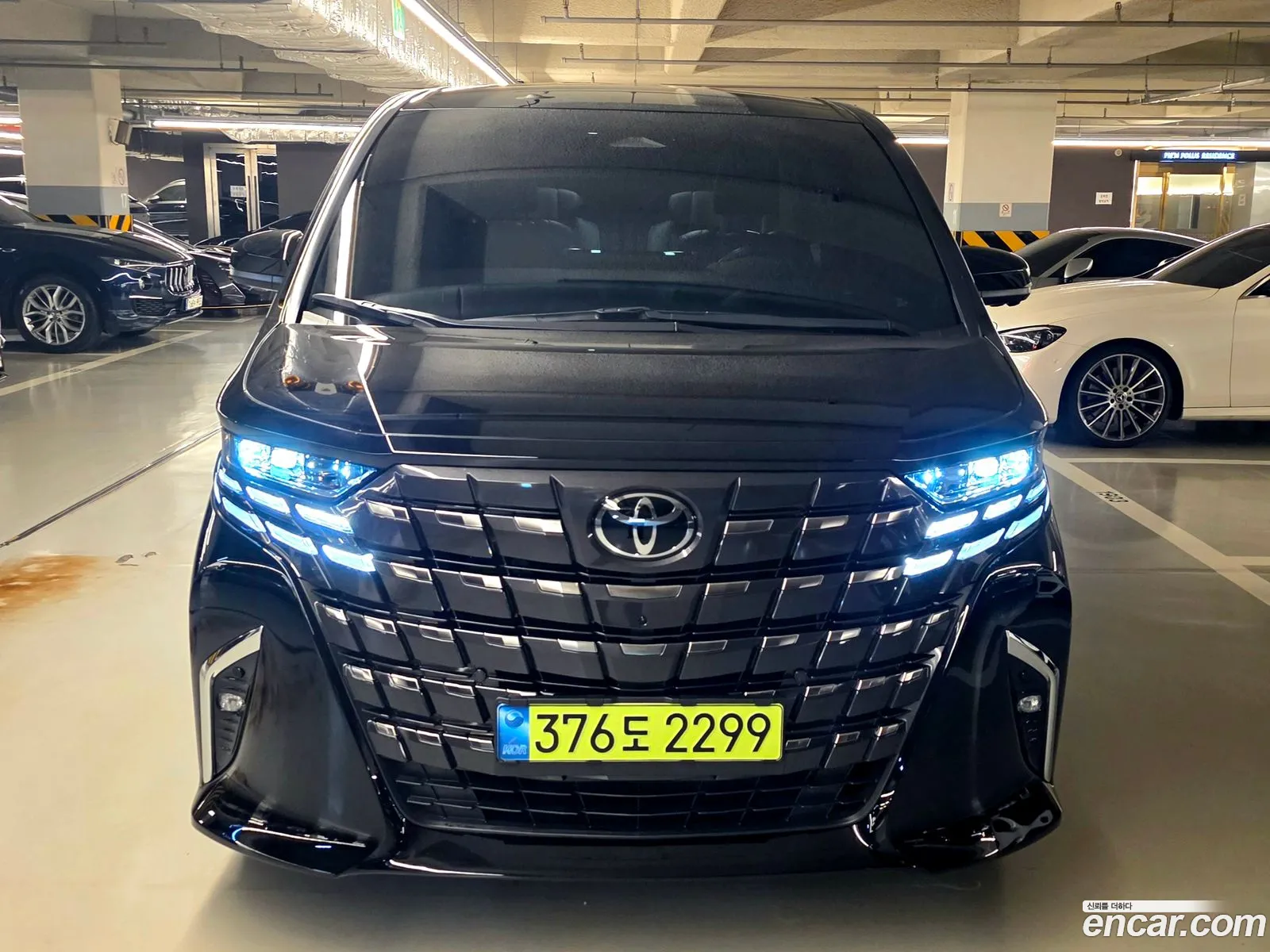 Toyota Alphard 2024 — 18