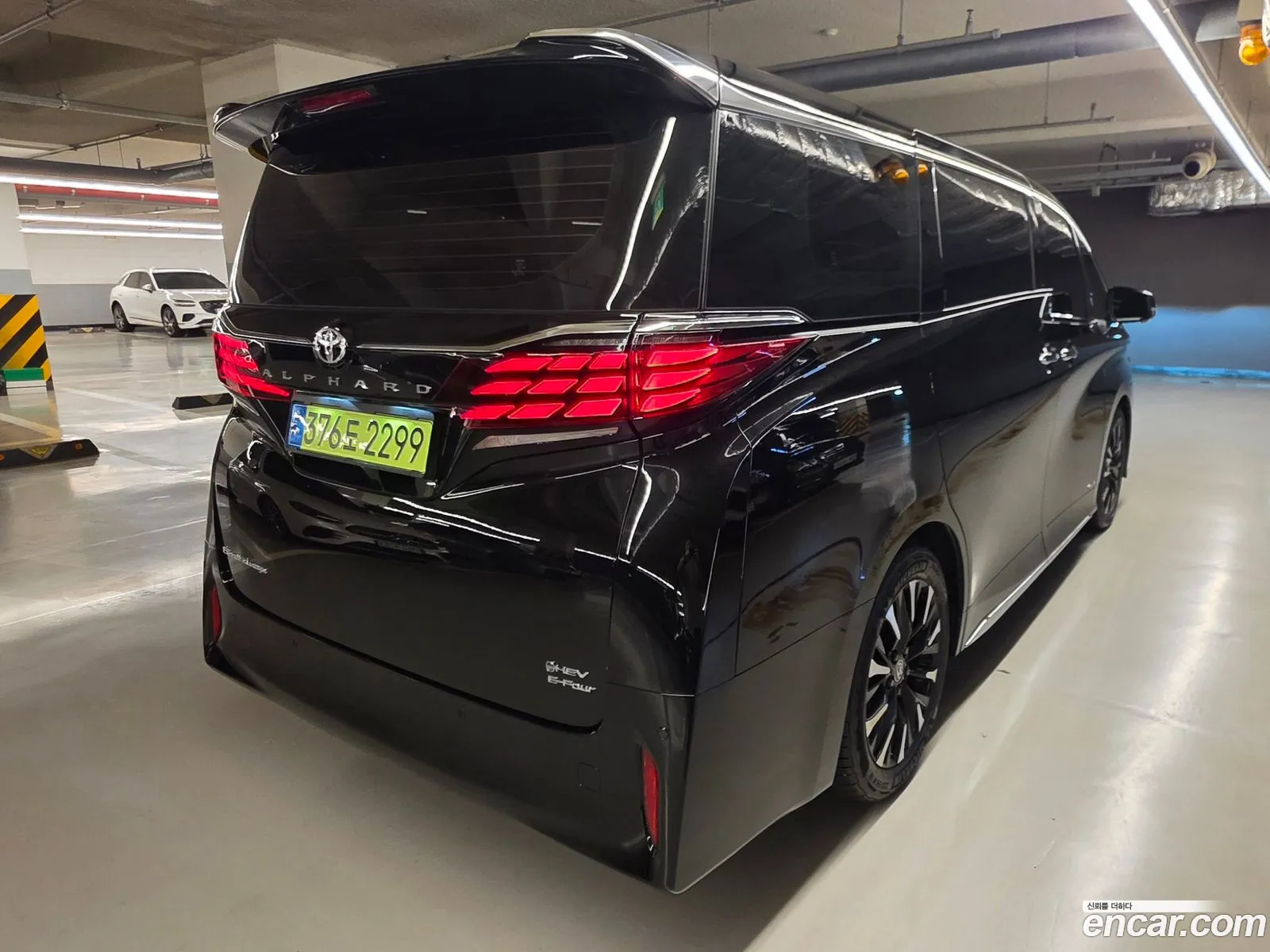 Toyota Alphard 2024 — 19