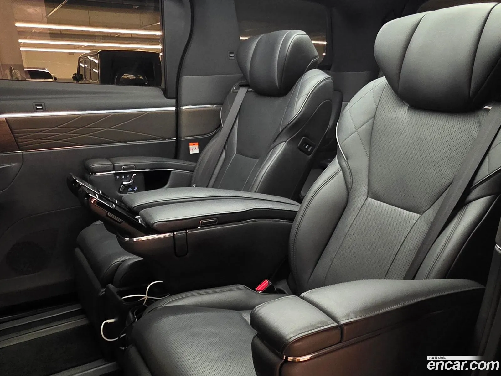Toyota Alphard 2024 — 7