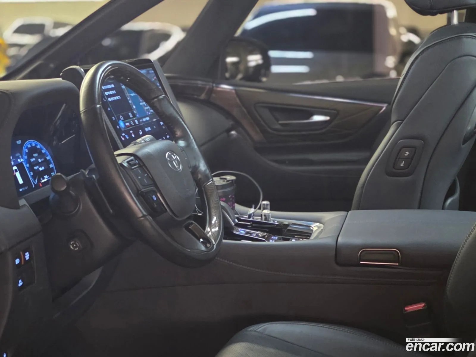 Toyota Alphard 2024 — 11