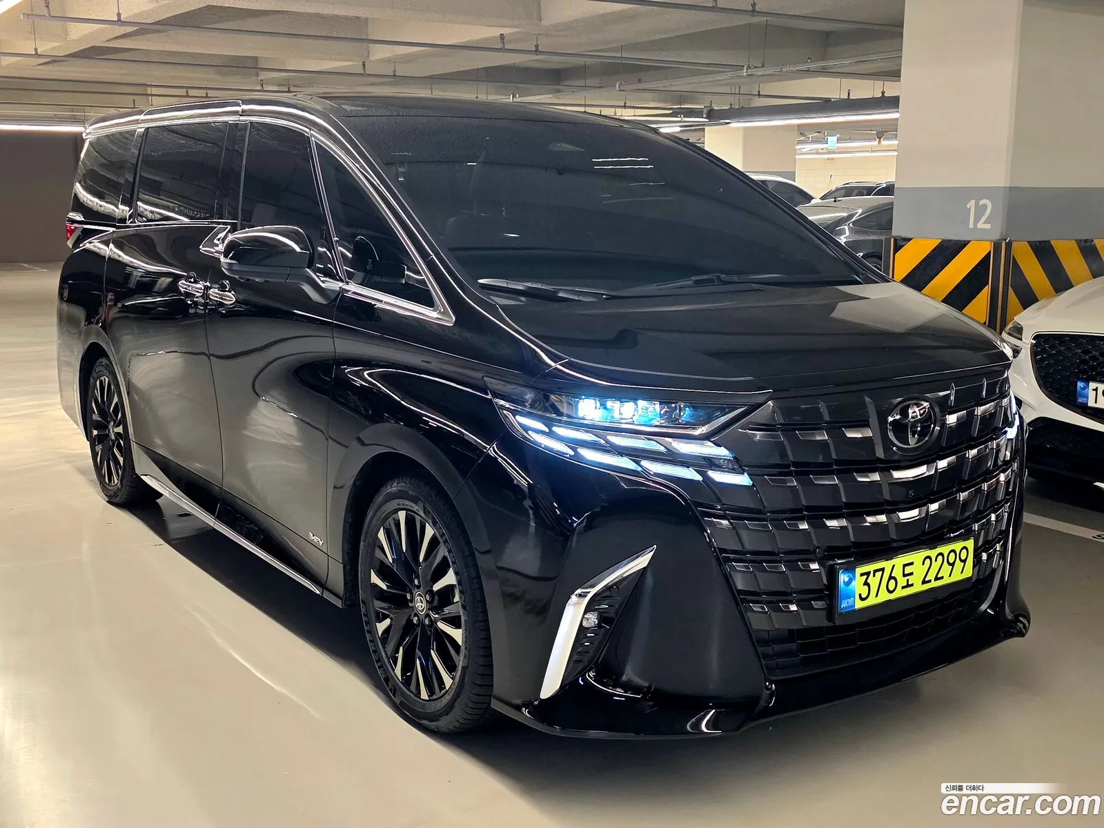 Toyota Alphard 2024 — 2