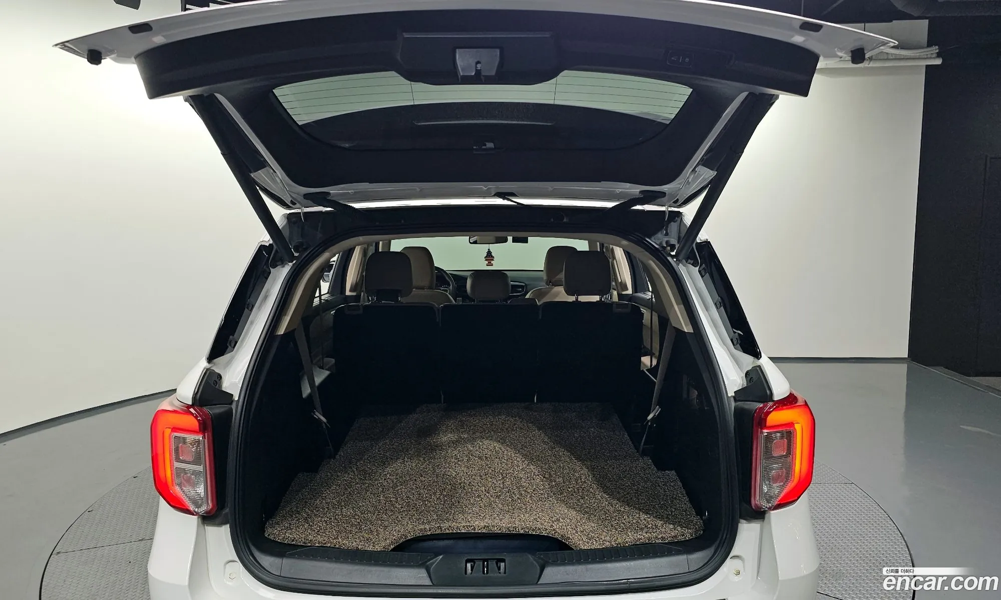 Ford Explorer 6th Gen 2021 1FMSK8FH9MGB09581 — 28
