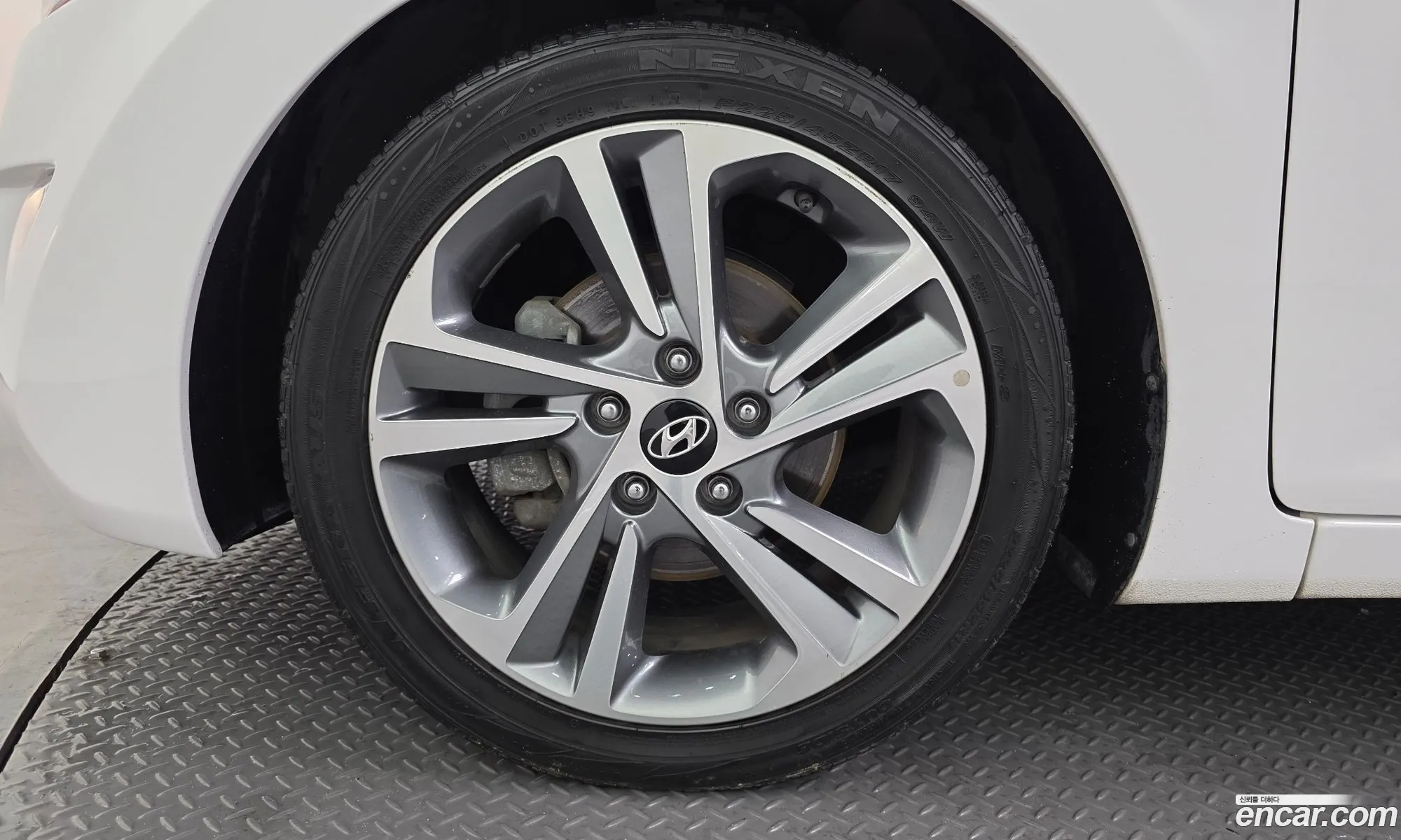 Hyundai Elantra MD 2012 — 23