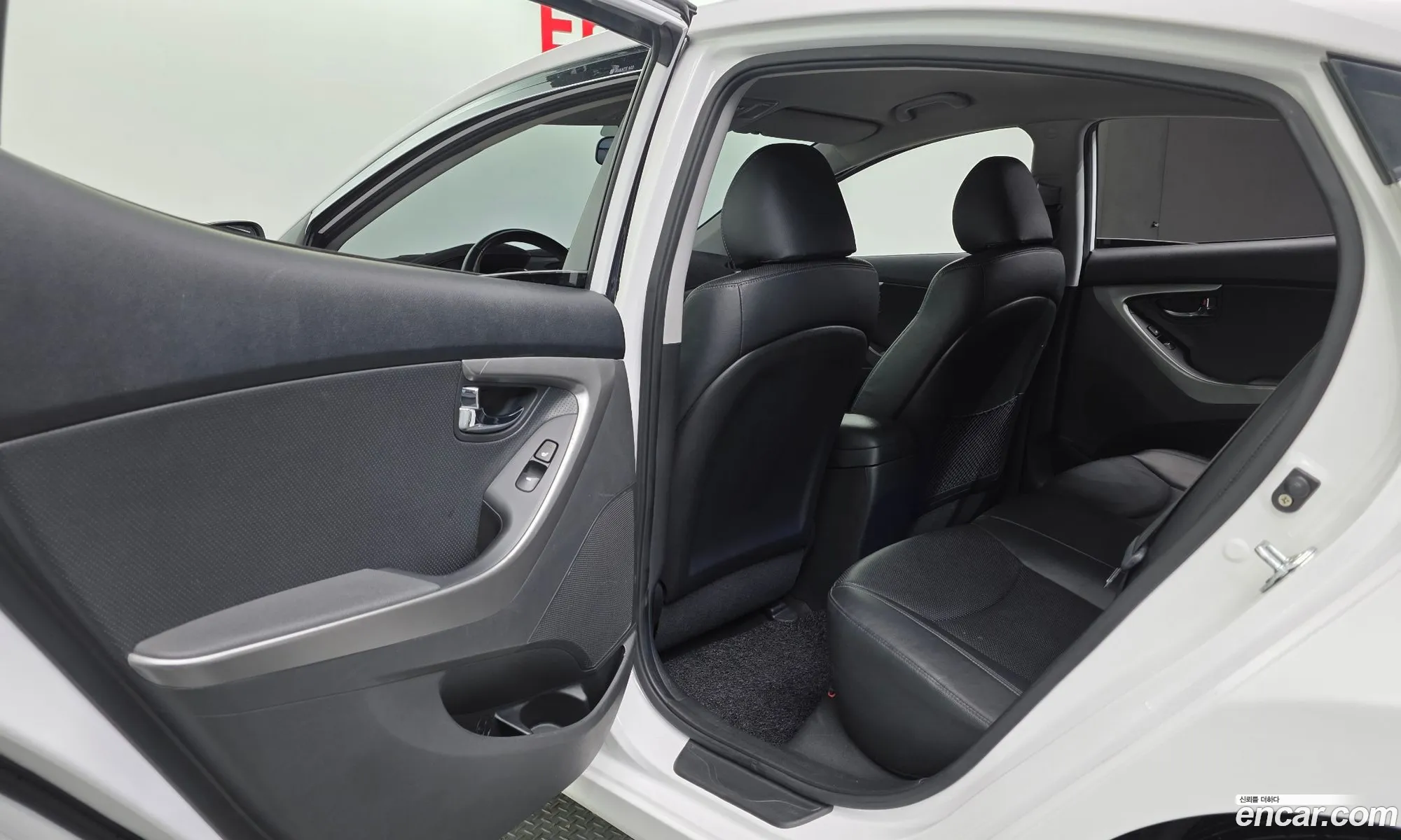 Hyundai Elantra MD 2012 — 16