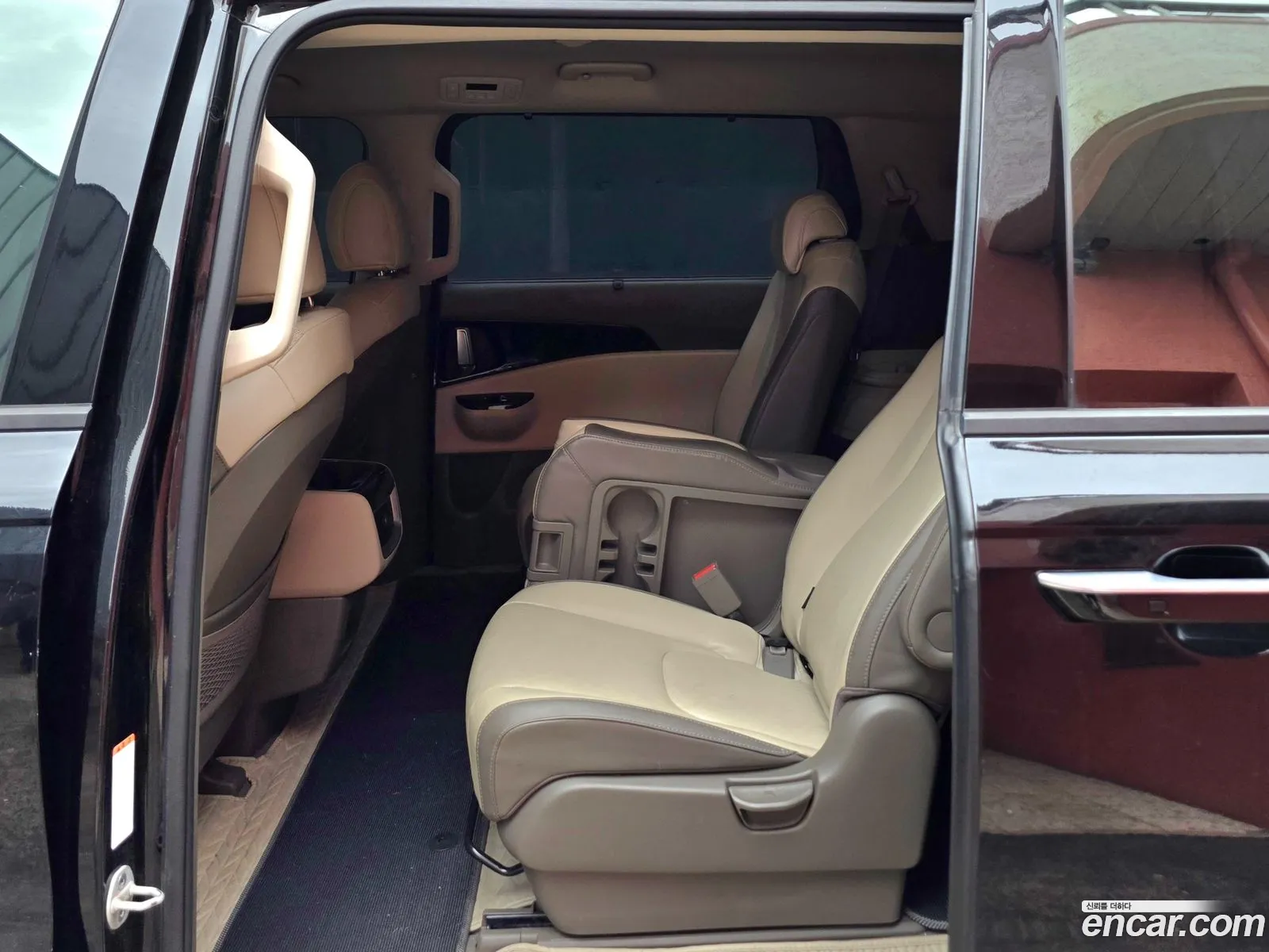 Kia Carnival 2022 — 10