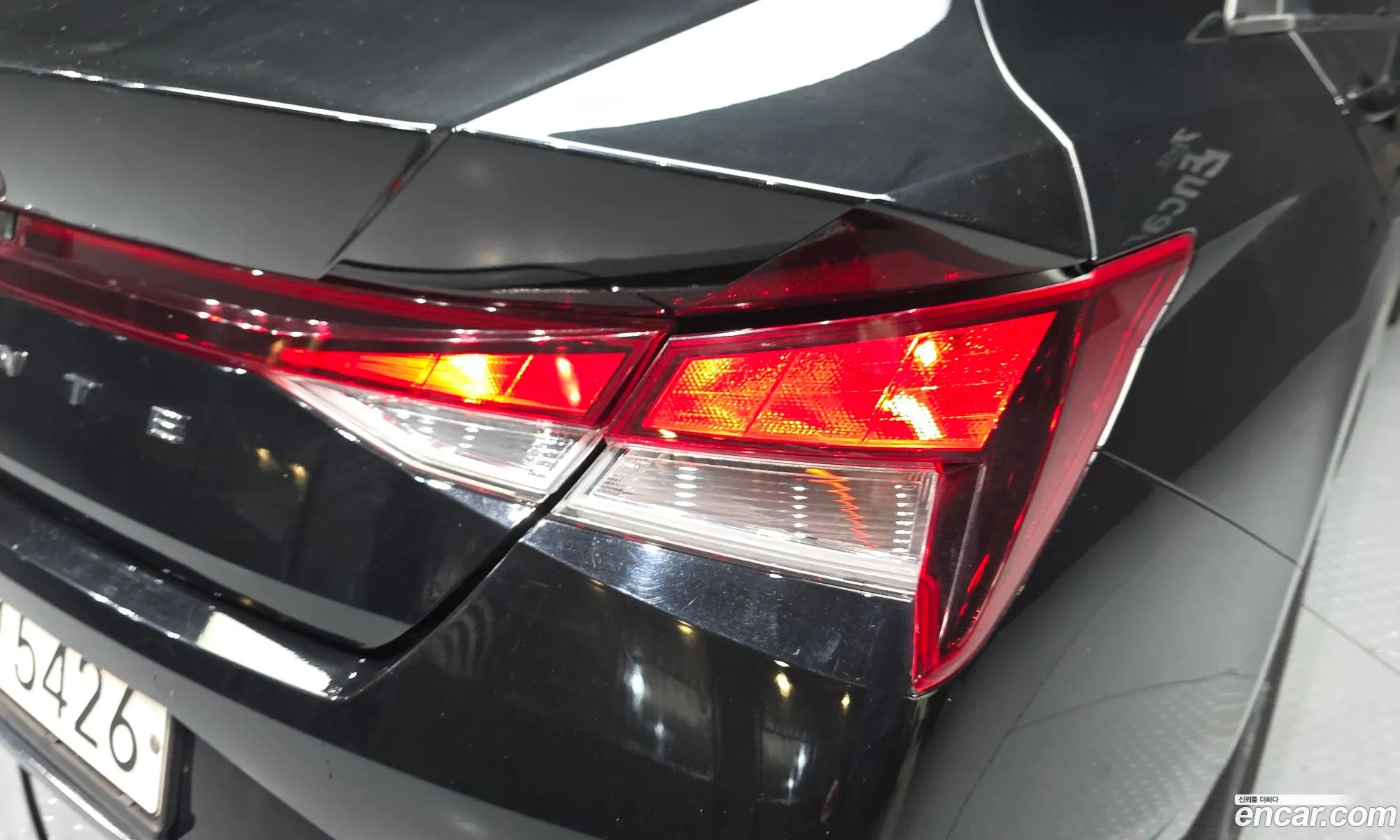 Hyundai Elantra Hybrid 2020 — 30
