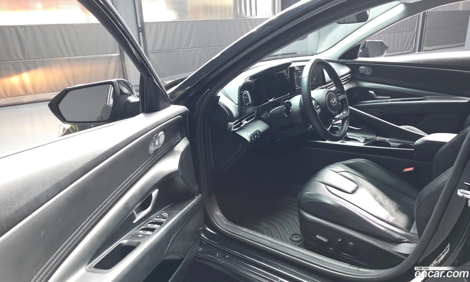 Hyundai Elantra Hybrid 2020 — 16