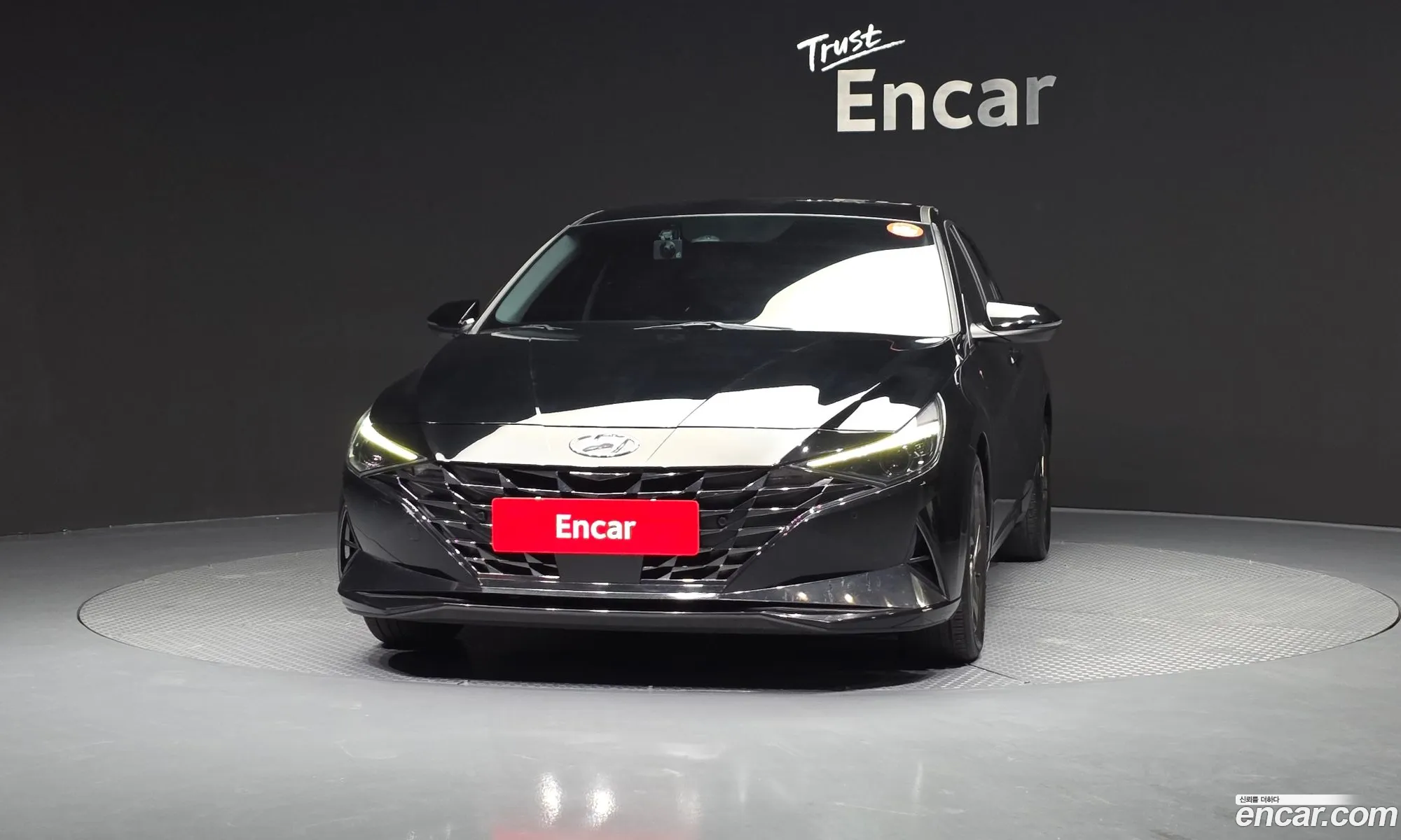 Hyundai Elantra Hybrid 2020 — 12