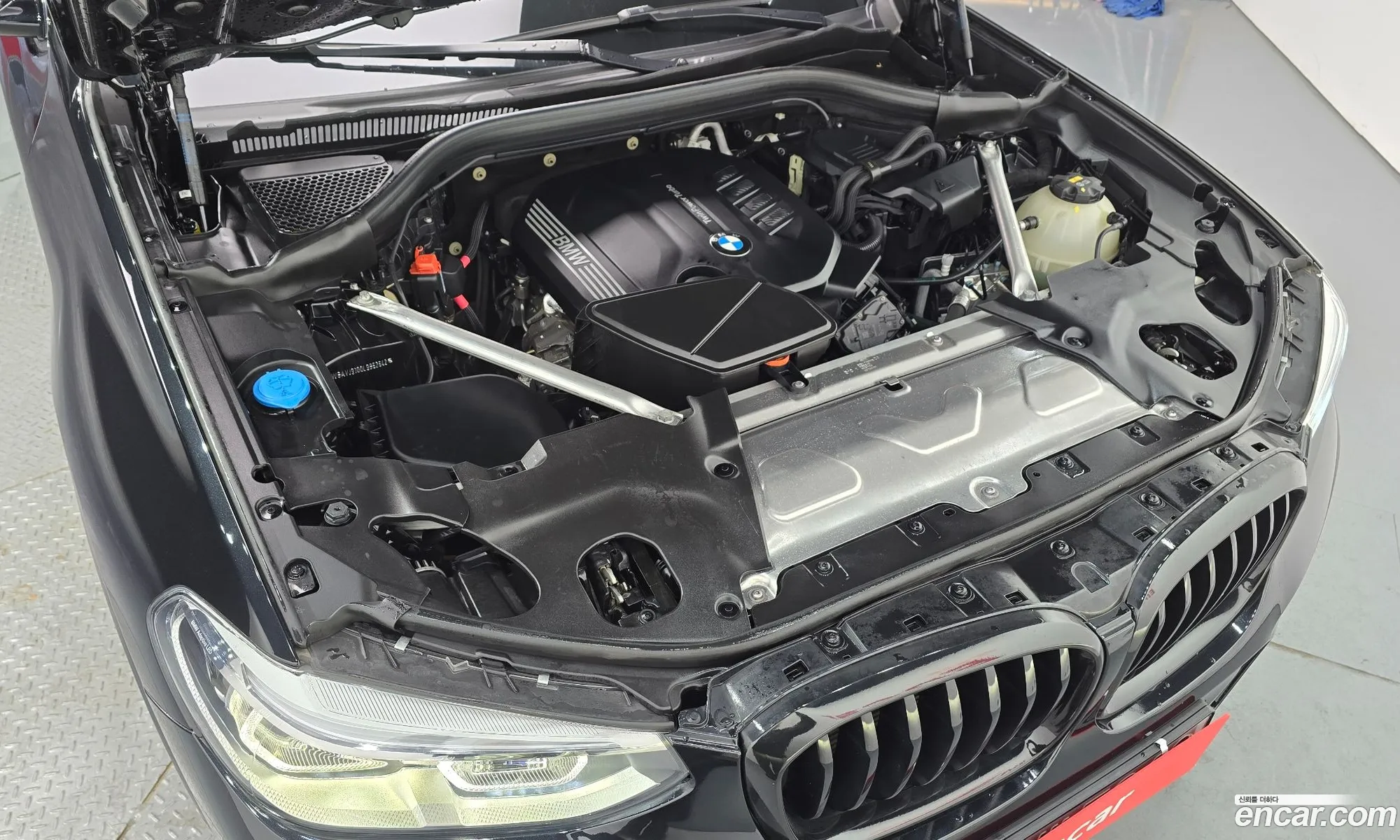 BMW X4 2020 WBAVJ9100L9B52642 — 18