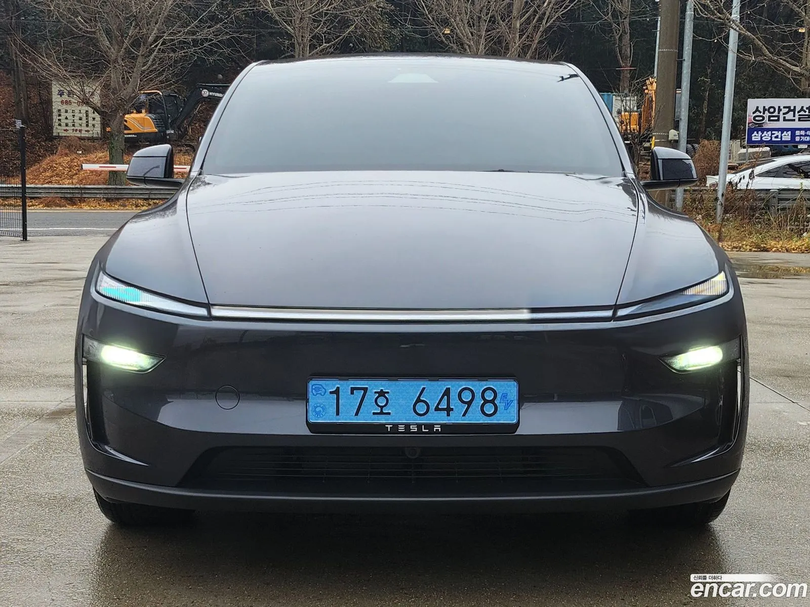 Tesla Model Y 2025 — 14
