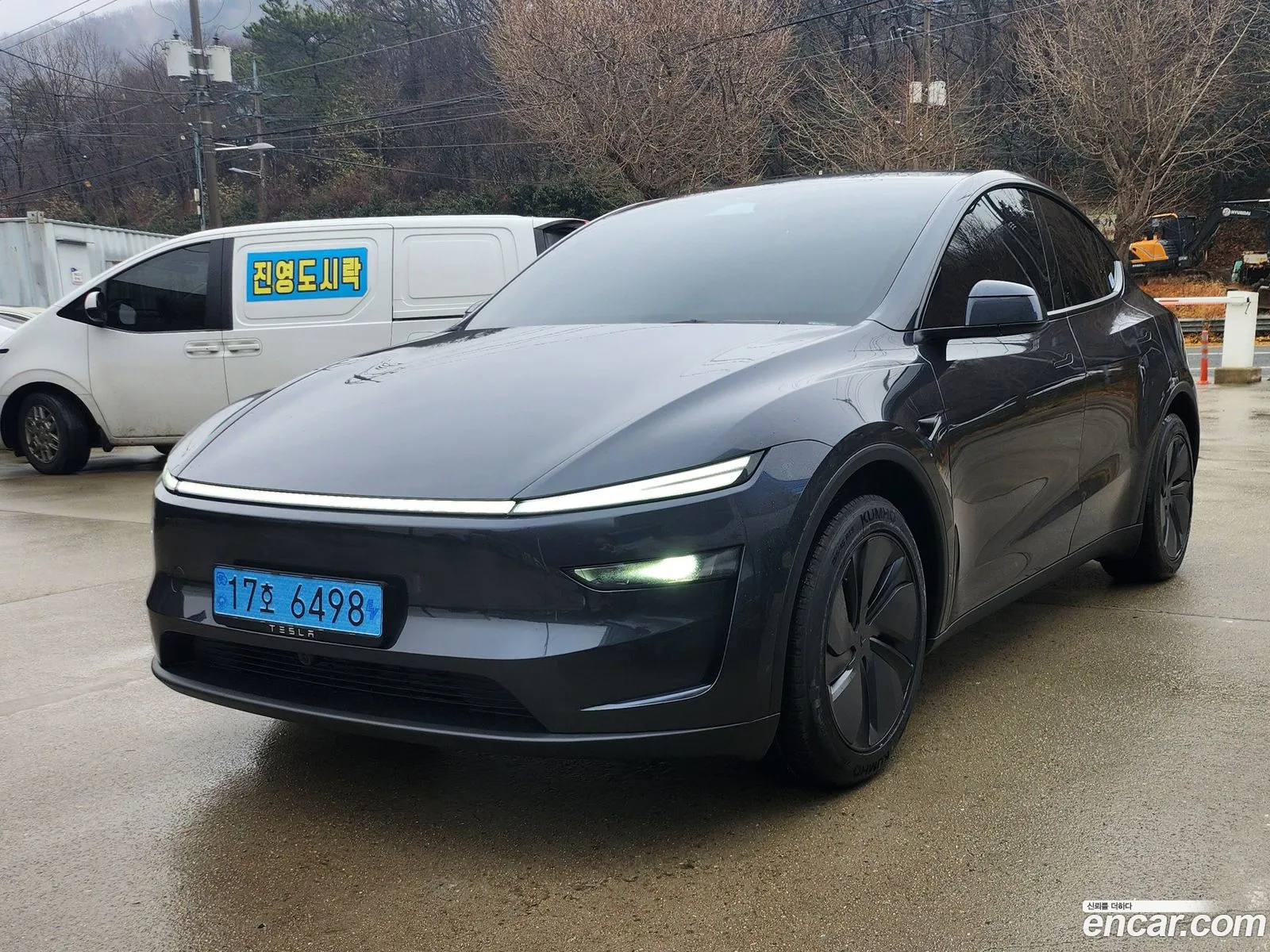 Tesla Model Y 2025 — 2