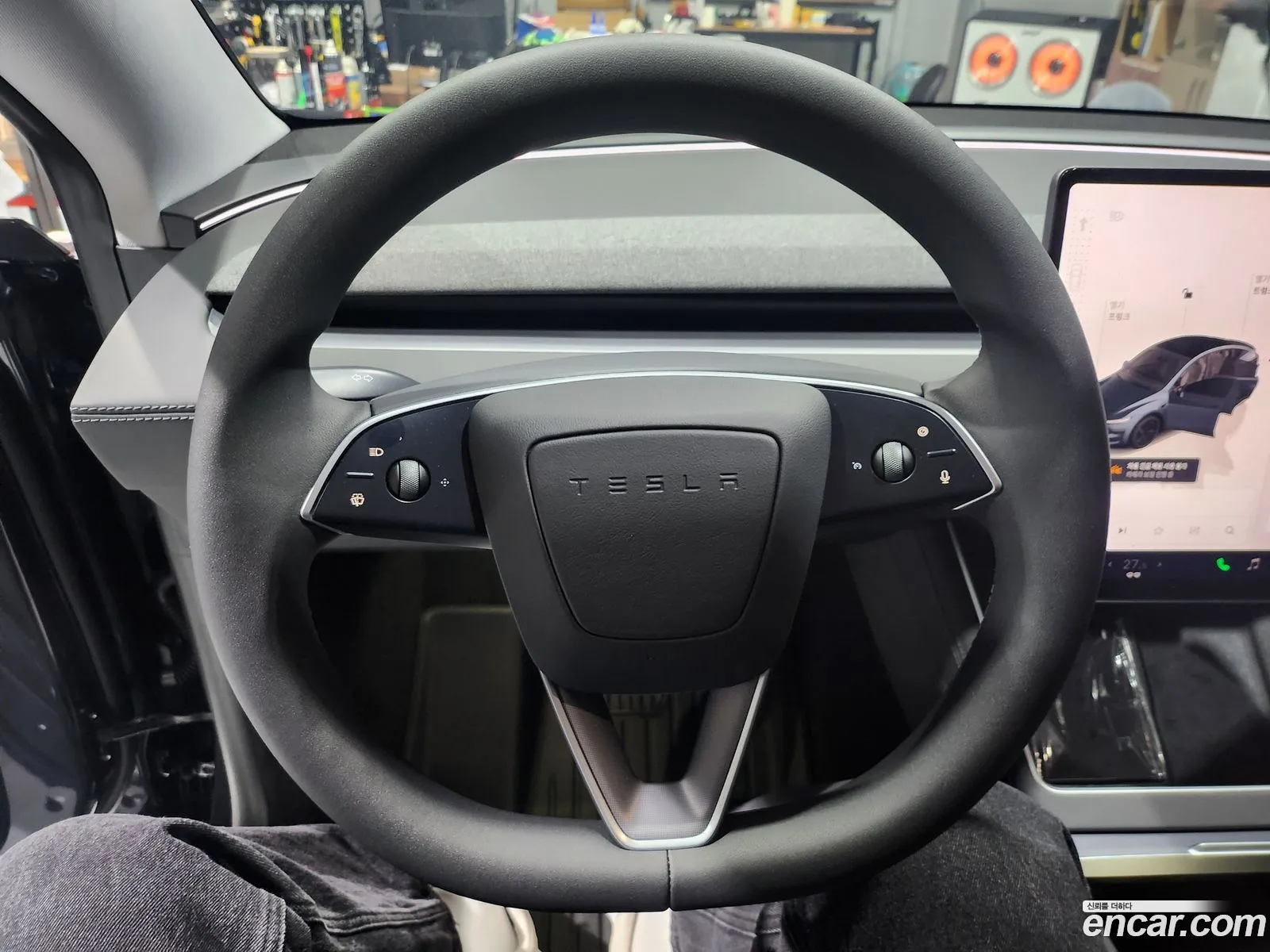 Tesla Model Y 2025 — 8