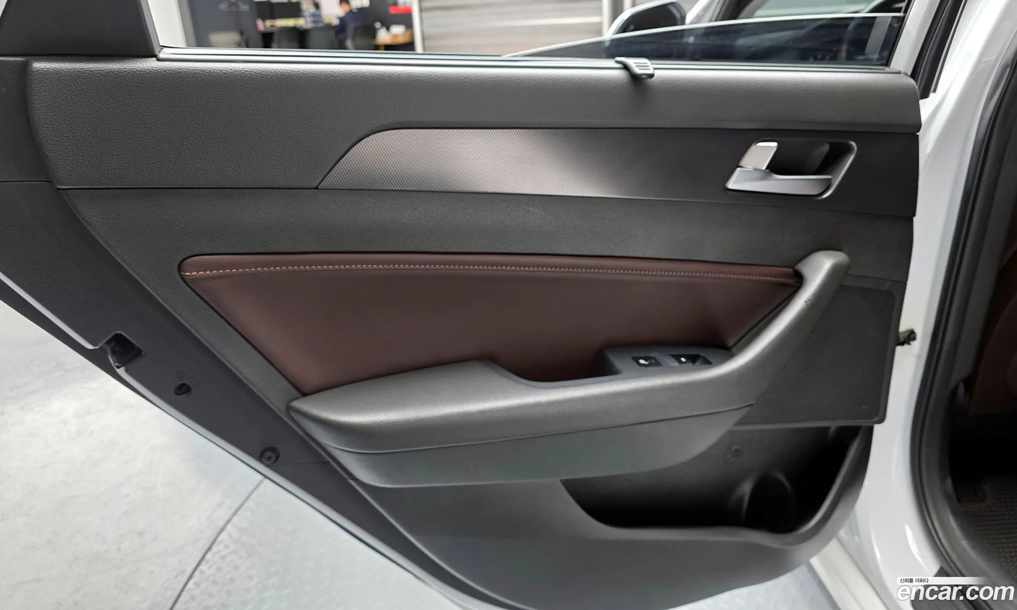 Hyundai LF Sonata 2017 — 26