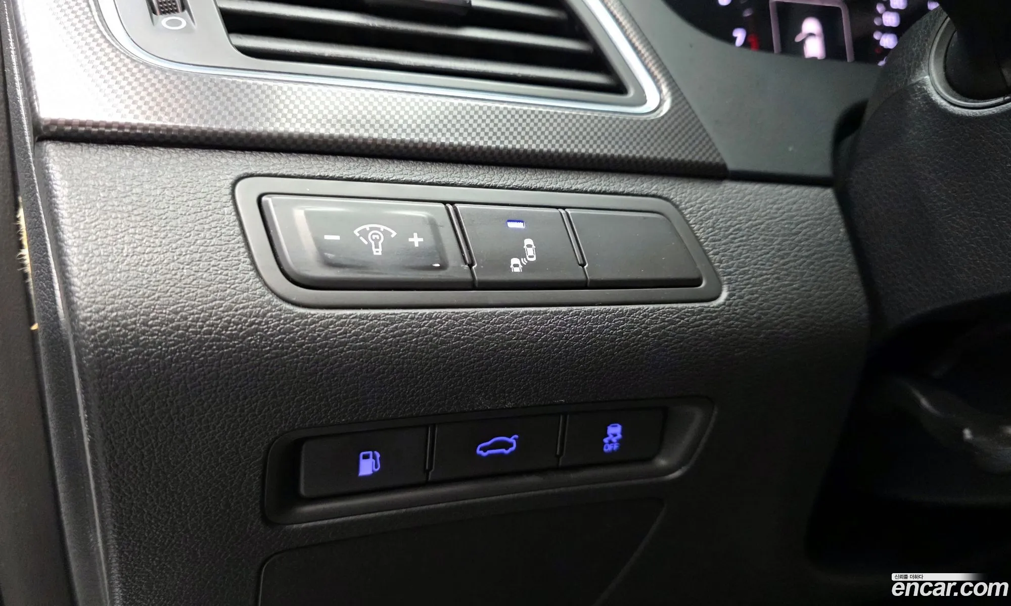 Hyundai LF Sonata 2017 — 29