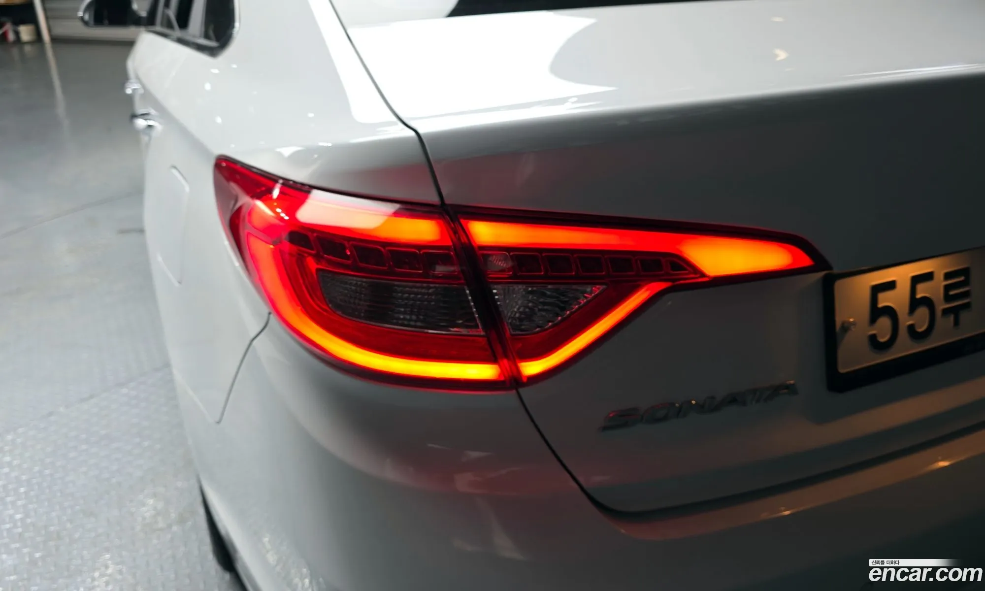 Hyundai LF Sonata 2017 — 14