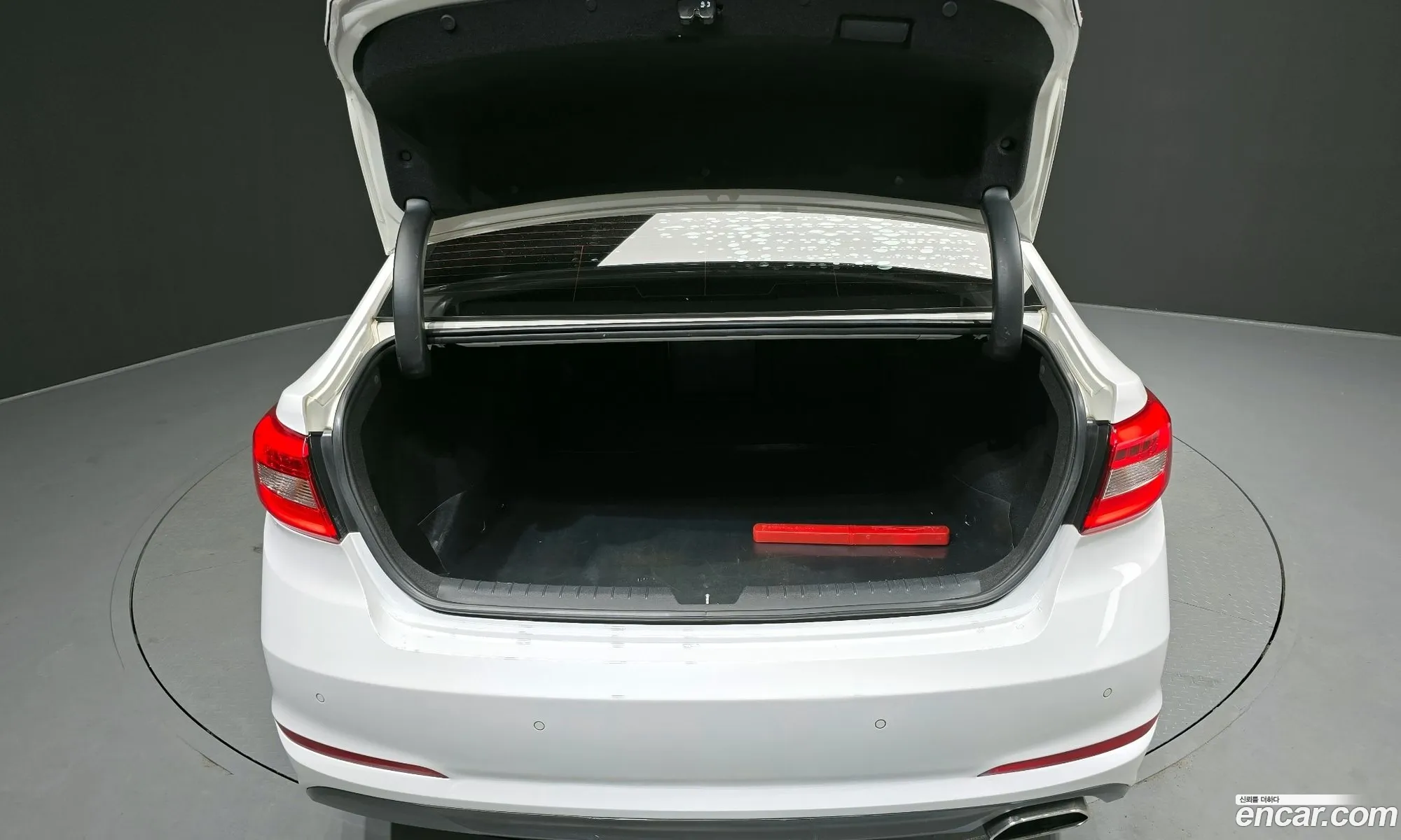 Hyundai LF Sonata 2017 — 30