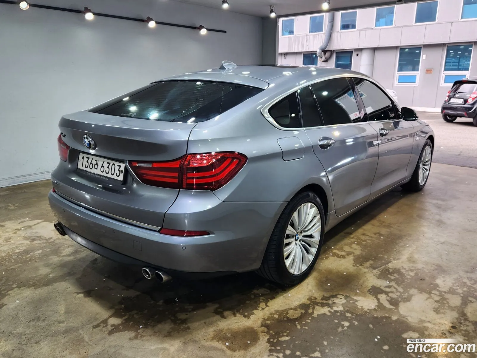 BMW 5 Series GT 2015 — 12