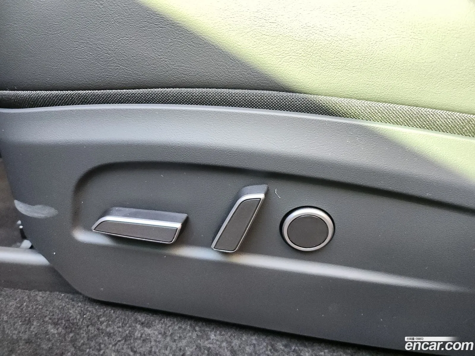 Tesla Model Y 2026 — 18